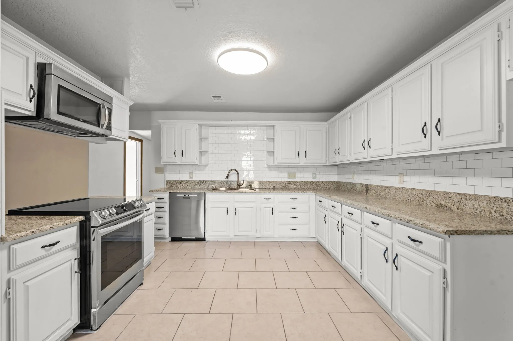 Single Family Residence For Sale in Parker County , 150 Sandlin Court, Springtown, Texas 76082, 5 Bedroom, 3 Bathroom, Garage spaces, 3,218 Sqft, built in 1985, mls#21020807, Real Estate Agent in Springtown, Homes For Sale in Parker county, Homes For Sale in Springtown, Realtor in Springtown Texas, Real Estate Brokerage Independent Realty Texas, Luminita Cordes Realtor