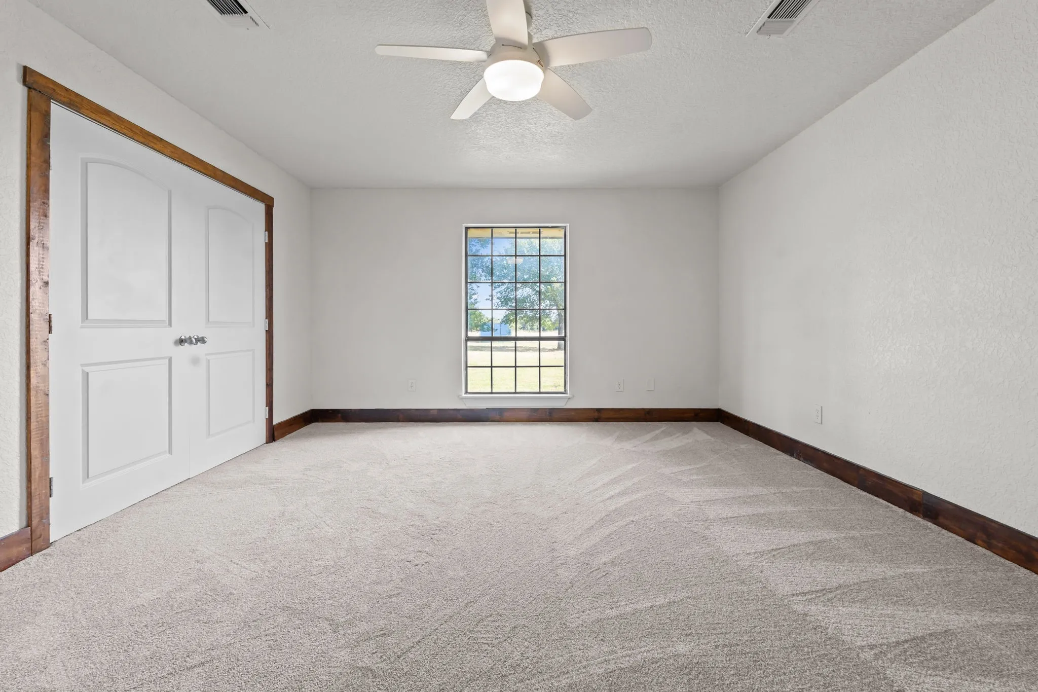 Single Family Residence For Sale in Parker County , 150 Sandlin Court, Springtown, Texas 76082, 5 Bedroom, 3 Bathroom, Garage spaces, 3,218 Sqft, built in 1985, mls#21020807, Real Estate Agent in Springtown, Homes For Sale in Parker county, Homes For Sale in Springtown, Realtor in Springtown Texas, Real Estate Brokerage Independent Realty Texas, Luminita Cordes Realtor