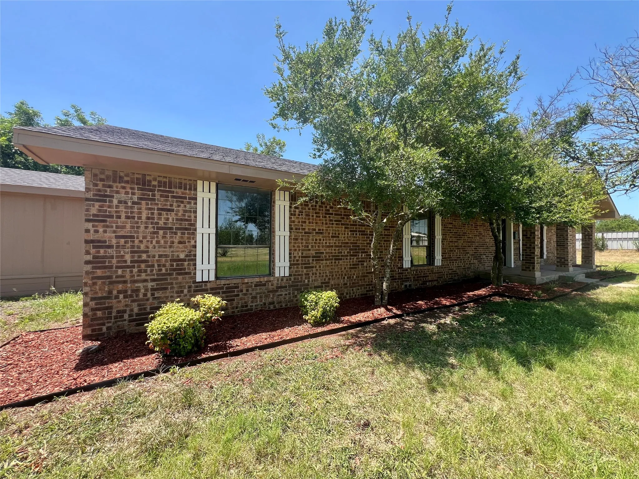 Single Family Residence For Sale in Parker County , 150 Sandlin Court, Springtown, Texas 76082, 5 Bedroom, 3 Bathroom, Garage spaces, 3,218 Sqft, built in 1985, mls#21020807, Real Estate Agent in Springtown, Homes For Sale in Parker county, Homes For Sale in Springtown, Realtor in Springtown Texas, Real Estate Brokerage Independent Realty Texas, Luminita Cordes Realtor