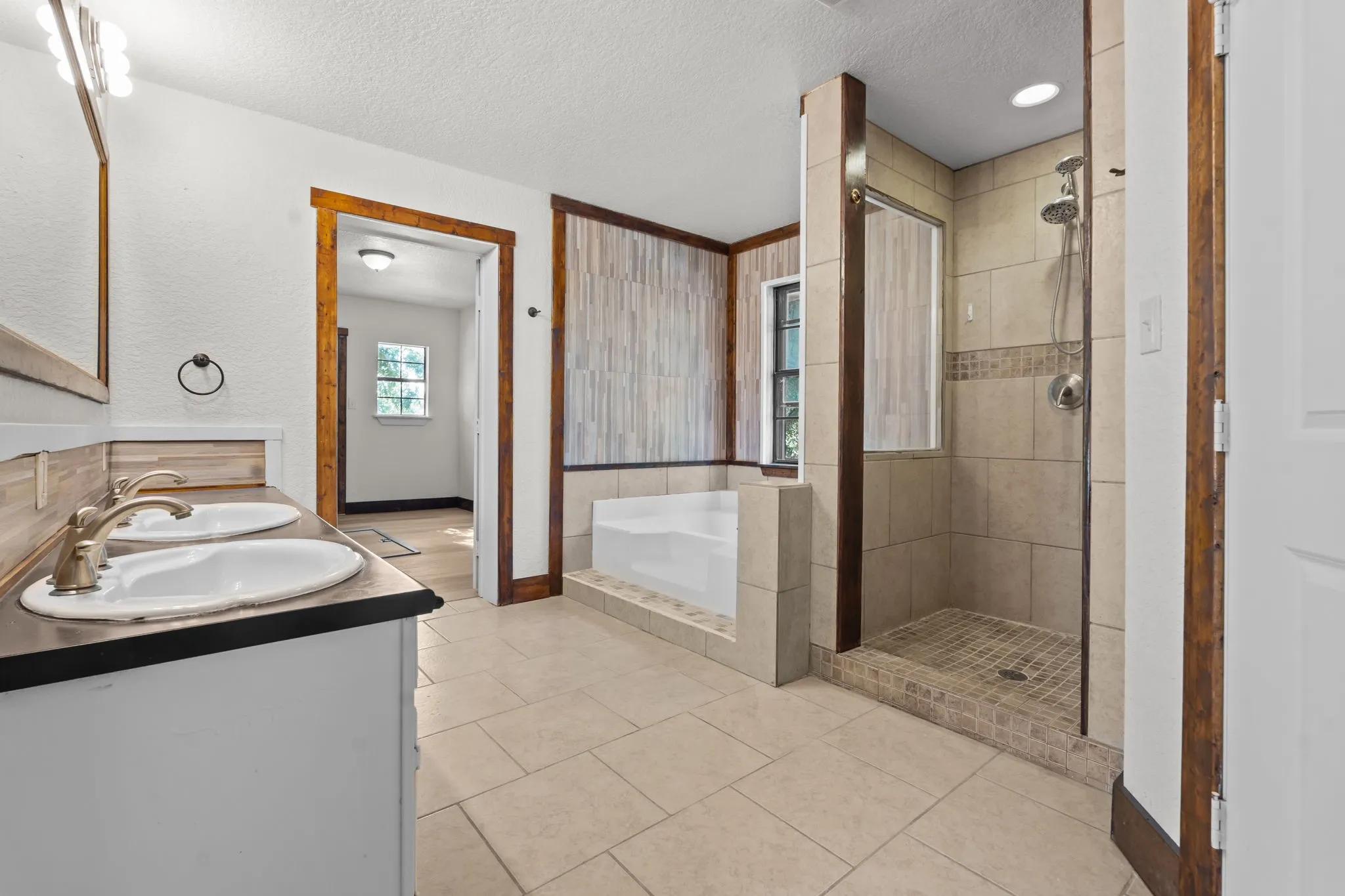 Single Family Residence For Sale in Parker County , 150 Sandlin Court, Springtown, Texas 76082, 5 Bedroom, 3 Bathroom, Garage spaces, 3,218 Sqft, built in 1985, mls#21020807, Real Estate Agent in Springtown, Homes For Sale in Parker county, Homes For Sale in Springtown, Realtor in Springtown Texas, Real Estate Brokerage Independent Realty Texas, Luminita Cordes Realtor