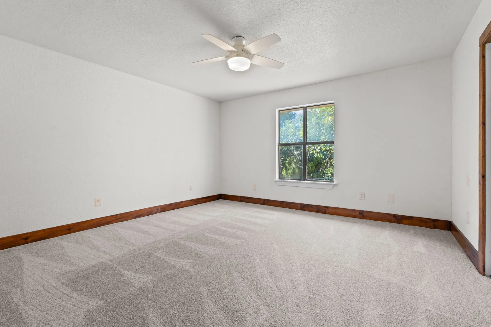 Single Family Residence For Sale in Parker County , 150 Sandlin Court, Springtown, Texas 76082, 5 Bedroom, 3 Bathroom, Garage spaces, 3,218 Sqft, built in 1985, mls#21020807, Real Estate Agent in Springtown, Homes For Sale in Parker county, Homes For Sale in Springtown, Realtor in Springtown Texas, Real Estate Brokerage Independent Realty Texas, Luminita Cordes Realtor