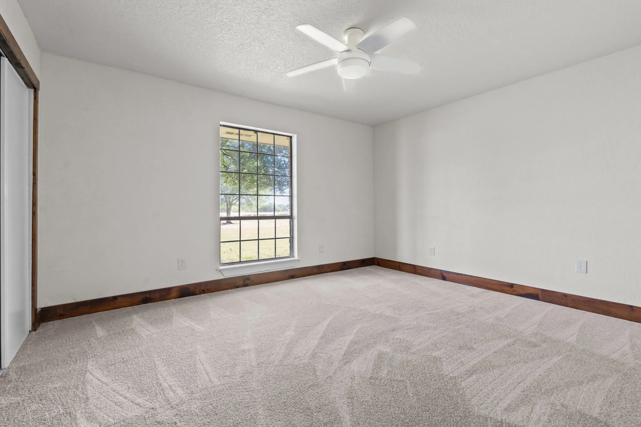 Single Family Residence For Sale in Parker County , 150 Sandlin Court, Springtown, Texas 76082, 5 Bedroom, 3 Bathroom, Garage spaces, 3,218 Sqft, built in 1985, mls#21020807, Real Estate Agent in Springtown, Homes For Sale in Parker county, Homes For Sale in Springtown, Realtor in Springtown Texas, Real Estate Brokerage Independent Realty Texas, Luminita Cordes Realtor