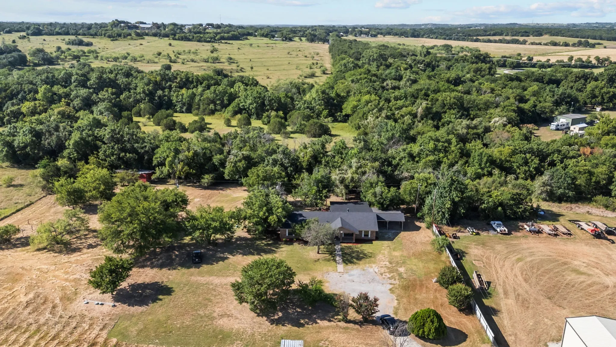 Single Family Residence For Sale in Parker County , 150 Sandlin Court, Springtown, Texas 76082, 5 Bedroom, 3 Bathroom, Garage spaces, 3,218 Sqft, built in 1985, mls#21020807, Real Estate Agent in Springtown, Homes For Sale in Parker county, Homes For Sale in Springtown, Realtor in Springtown Texas, Real Estate Brokerage Independent Realty Texas, Luminita Cordes Realtor