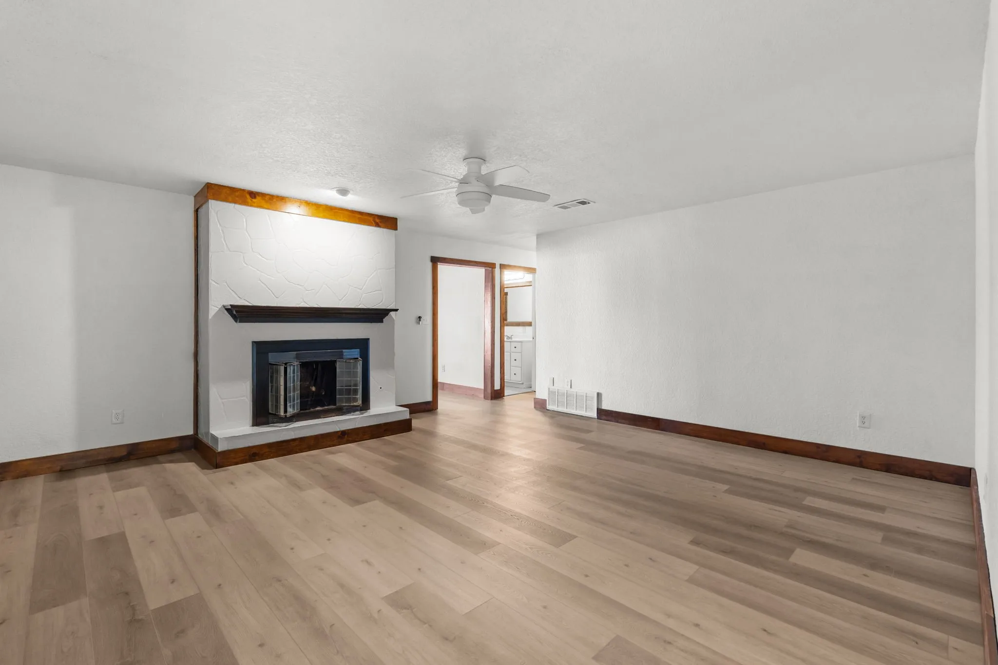 Single Family Residence For Sale in Parker County , 150 Sandlin Court, Springtown, Texas 76082, 5 Bedroom, 3 Bathroom, Garage spaces, 3,218 Sqft, built in 1985, mls#21020807, Real Estate Agent in Springtown, Homes For Sale in Parker county, Homes For Sale in Springtown, Realtor in Springtown Texas, Real Estate Brokerage Independent Realty Texas, Luminita Cordes Realtor
