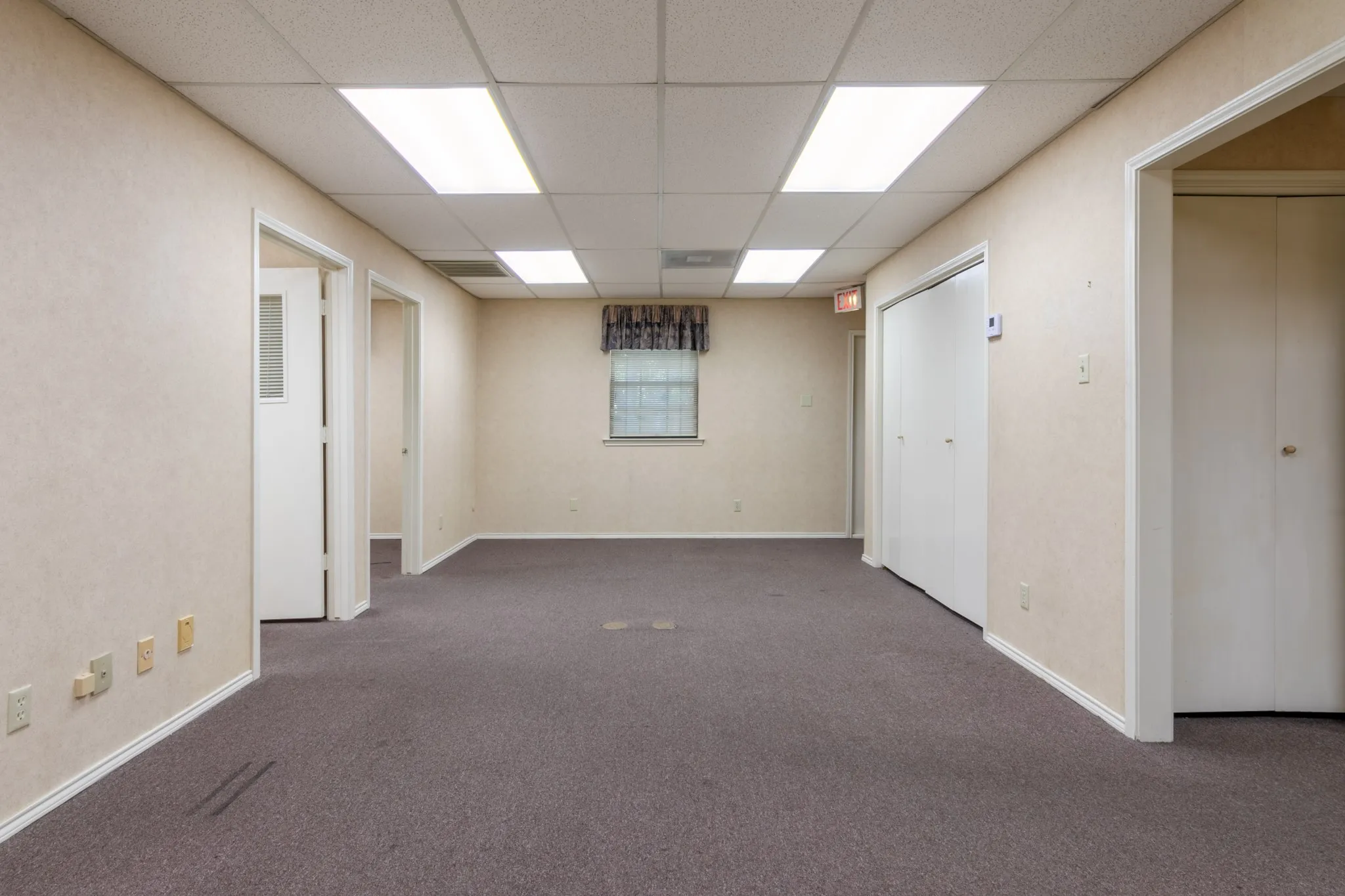 Office For Sale in Tarrant County , 2335 W Green Oaks Boulevard, Arlington, Texas 76016, 0, 0, Garage spaces, 0 Sqft, built in 1983, Preowned, mls#21019909, Real Estate Agent in Arlington, Homes For Sale in Tarrant county, Homes For Sale in Arlington, Realtor in Arlington Texas, Real Estate Brokerage Independent Realty Texas, Luminita Cordes Realtor