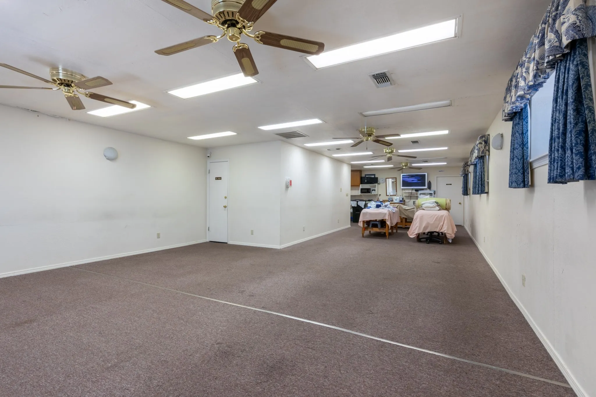 Office For Sale in Tarrant County , 2335 W Green Oaks Boulevard, Arlington, Texas 76016, 0, 0, Garage spaces, 0 Sqft, built in 1983, Preowned, mls#21019909, Real Estate Agent in Arlington, Homes For Sale in Tarrant county, Homes For Sale in Arlington, Realtor in Arlington Texas, Real Estate Brokerage Independent Realty Texas, Luminita Cordes Realtor