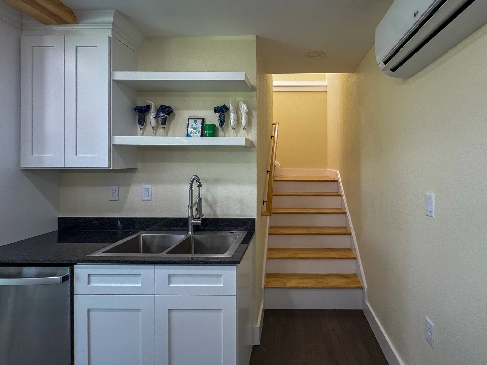 Single Family Residence For Sale in Hunt County , 1228 Kennie Drive, Commerce, Texas 75428, 3 Bedroom, 3 Bathroom, Garage spaces, 1,248 Sqft, built in 2022, Preowned, mls#21019382, Real Estate Agent in Commerce, Homes For Sale in Hunt county, Homes For Sale in Commerce, Realtor in Commerce Texas, Real Estate Brokerage Independent Realty Texas, Luminita Cordes Realtor
