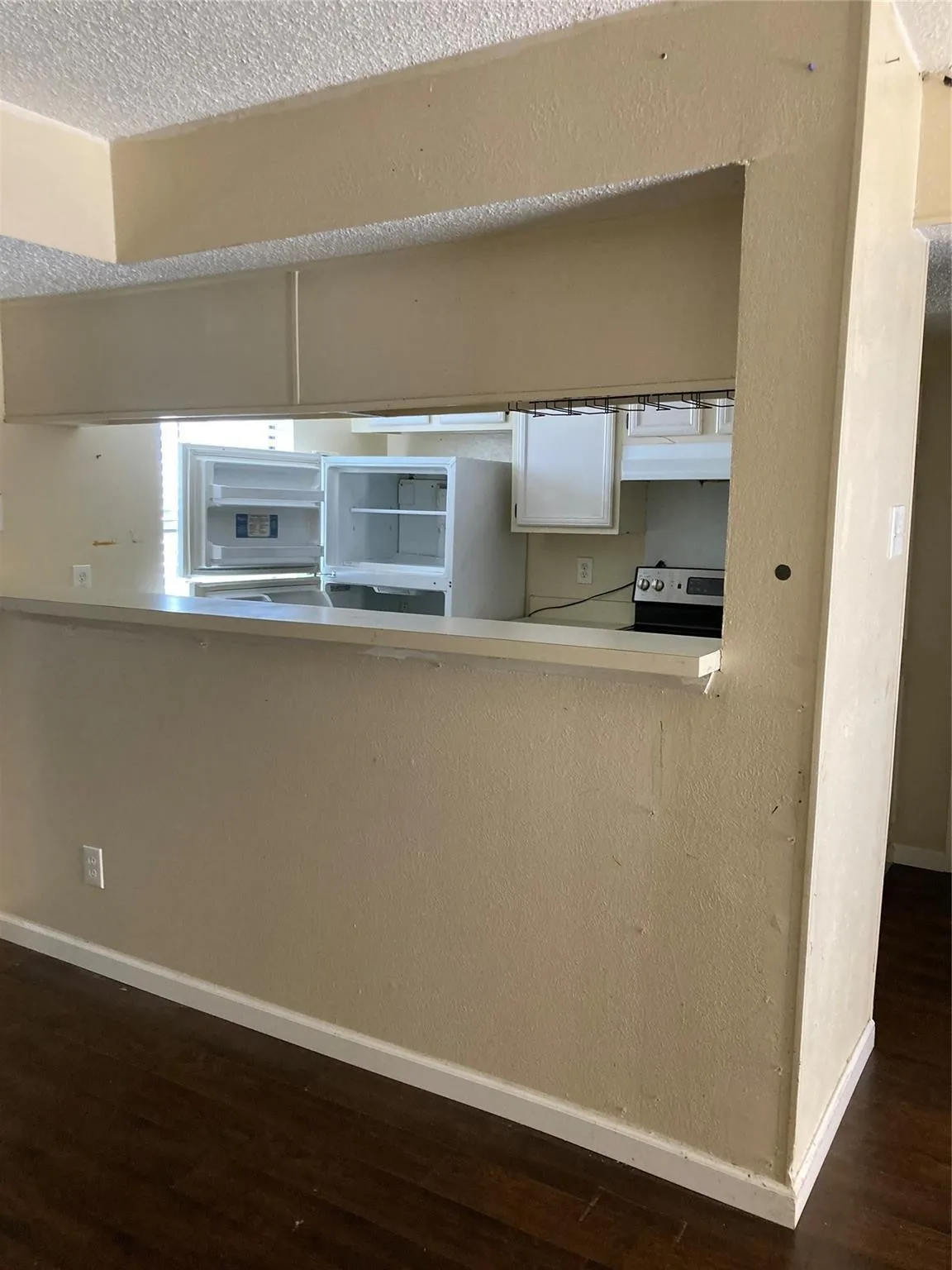 Condominium For Sale in Dallas County , 9170 Forest Lane 226, Dallas, Texas 75243, 2 Bedroom, 2 Bathroom, Garage spaces, 868 Sqft, built in 1981, mls#21021616, Real Estate Agent in Dallas, Homes For Sale in Dallas county, Homes For Sale in Dallas, Realtor in Dallas Texas, Real Estate Brokerage Independent Realty Texas, Luminita Cordes Realtor