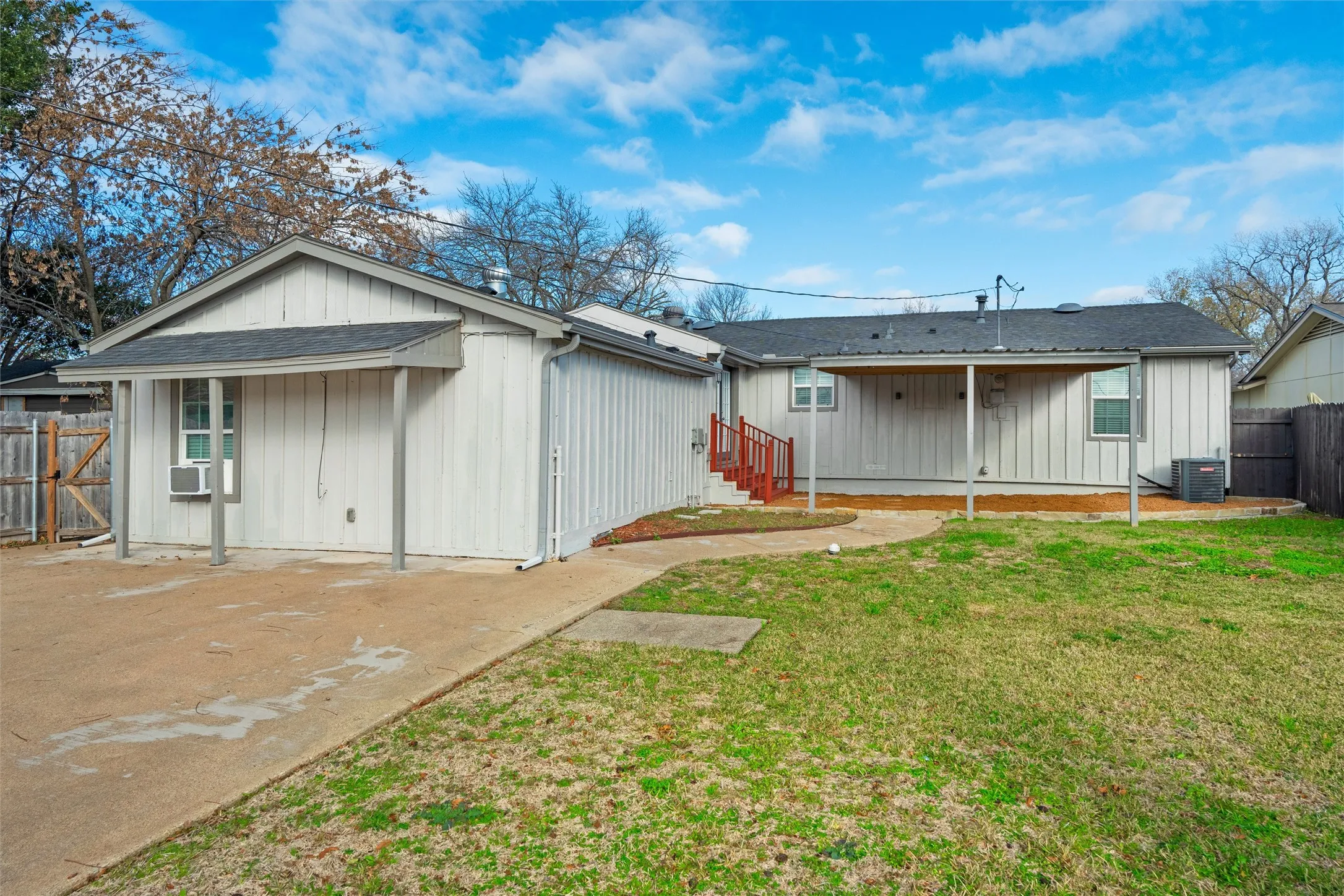 Single Family Residence For Sale in Dallas County , 3514 Larry Street, Rowlett, Texas 75088, 4 Bedroom, 2 Bathroom, Garage spaces, 1,885 Sqft, built in 1970, mls#21021811, Real Estate Agent in Rowlett, Homes For Sale in Dallas county, Homes For Sale in Rowlett, Realtor in Rowlett Texas, Real Estate Brokerage Independent Realty Texas, Luminita Cordes Realtor
