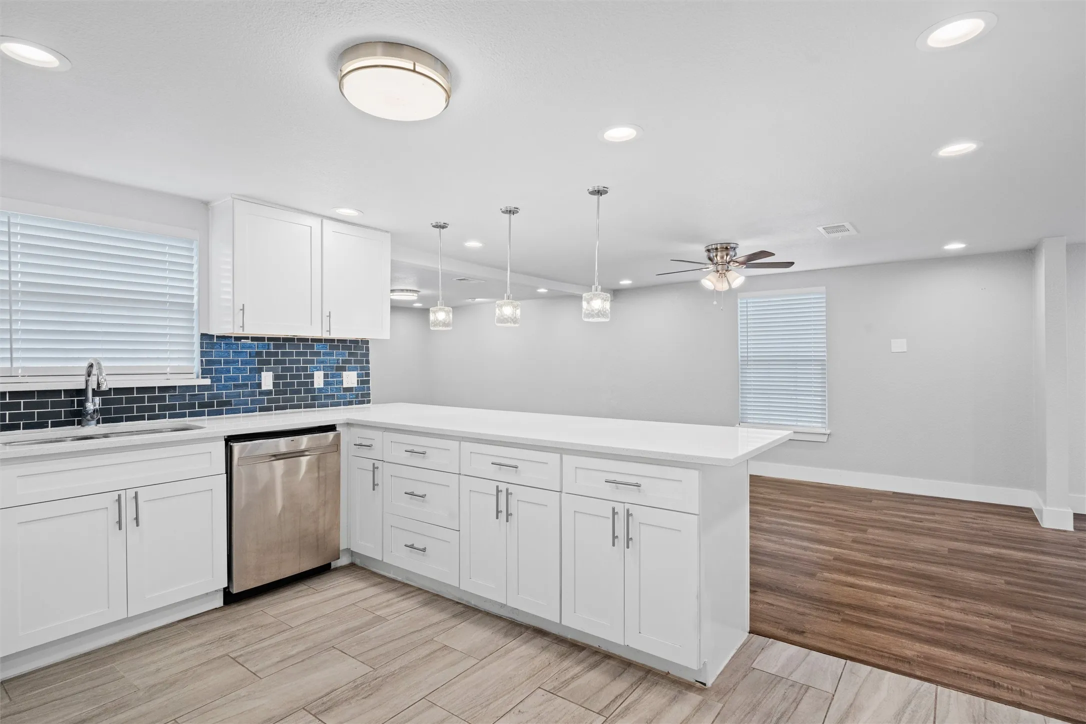 Single Family Residence For Sale in Dallas County , 3514 Larry Street, Rowlett, Texas 75088, 4 Bedroom, 2 Bathroom, Garage spaces, 1,885 Sqft, built in 1970, mls#21021811, Real Estate Agent in Rowlett, Homes For Sale in Dallas county, Homes For Sale in Rowlett, Realtor in Rowlett Texas, Real Estate Brokerage Independent Realty Texas, Luminita Cordes Realtor