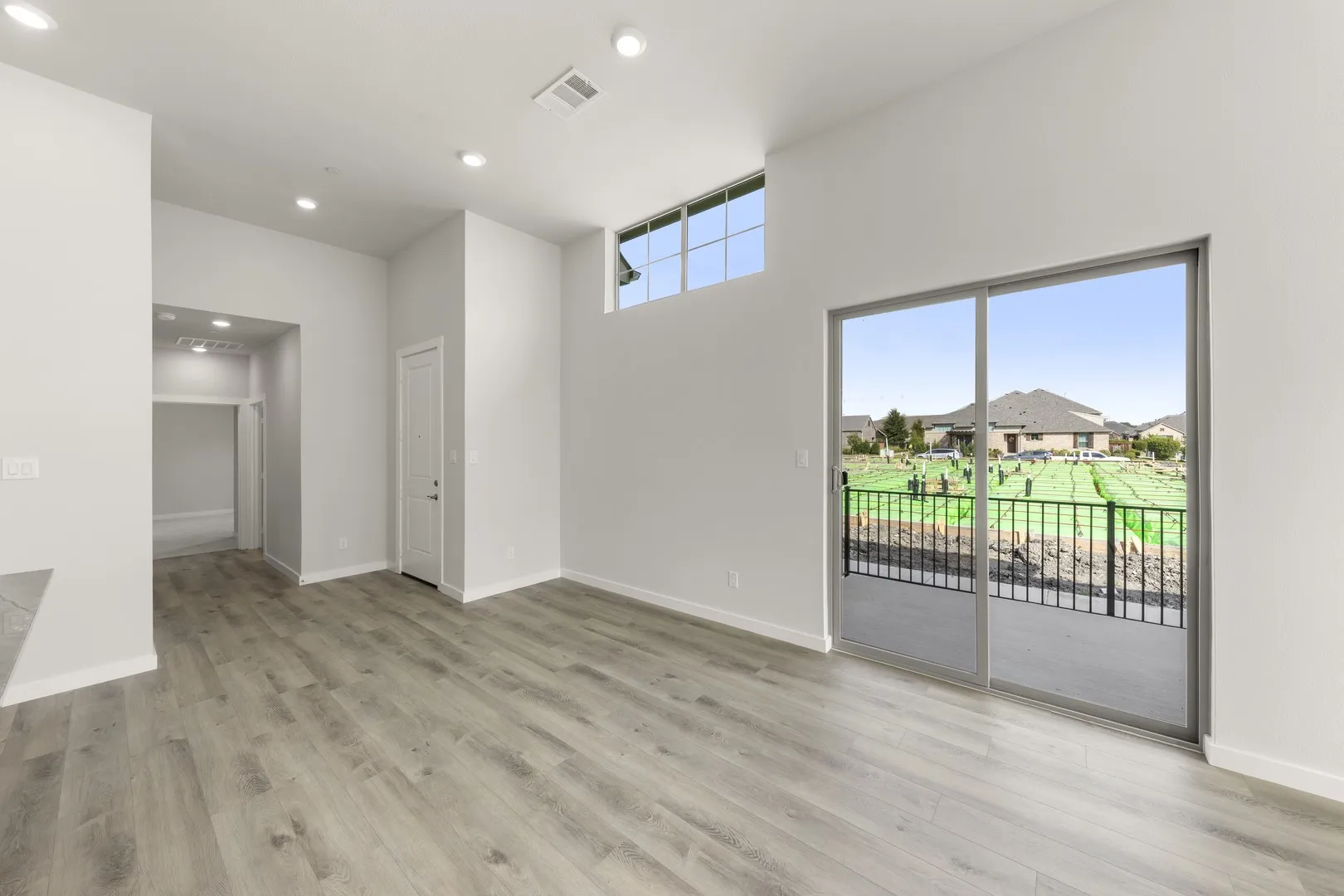 11. 628 Oakridge - Dining