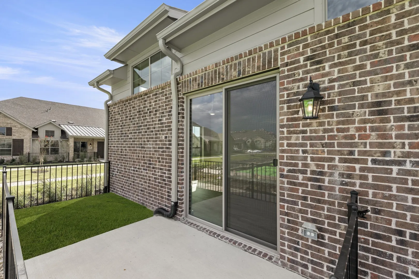 04. 628 Oakridge - Patio