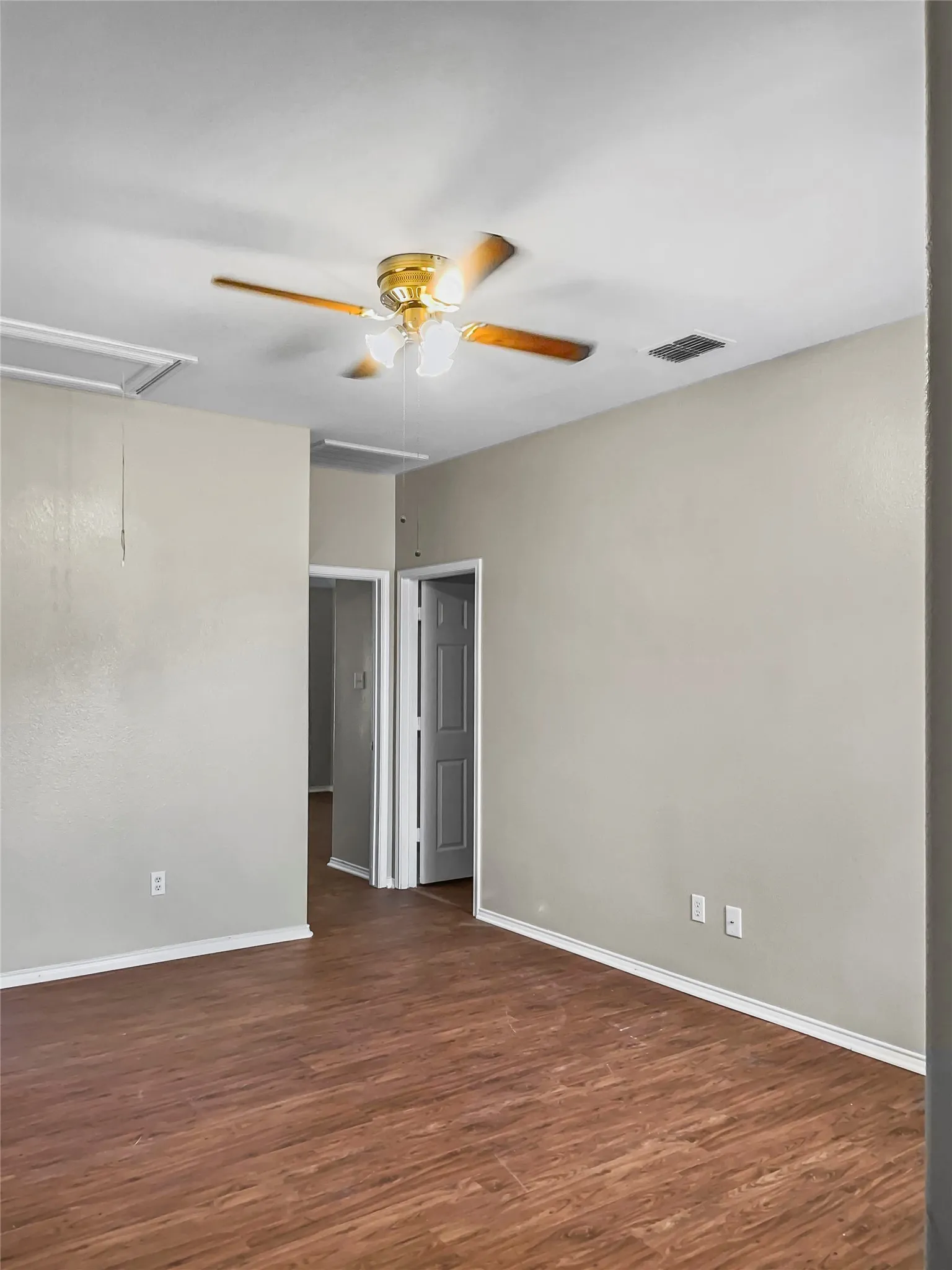 Single Family Residence For Rent in Kaufman County , 213 Long Prairie Drive, Forney, Texas 75126, 4 Bedroom, 3 Bathroom, 2 Garage spaces, 1,964 Sqft, built in 2005, Preowned, mls#21015355, Real Estate Agent in Forney, Homes For Rent in Kaufman county, Homes For Rent in Forney, Realtor in Forney Texas, Real Estate Brokerage Independent Realty Texas, Luminita Cordes Realtor