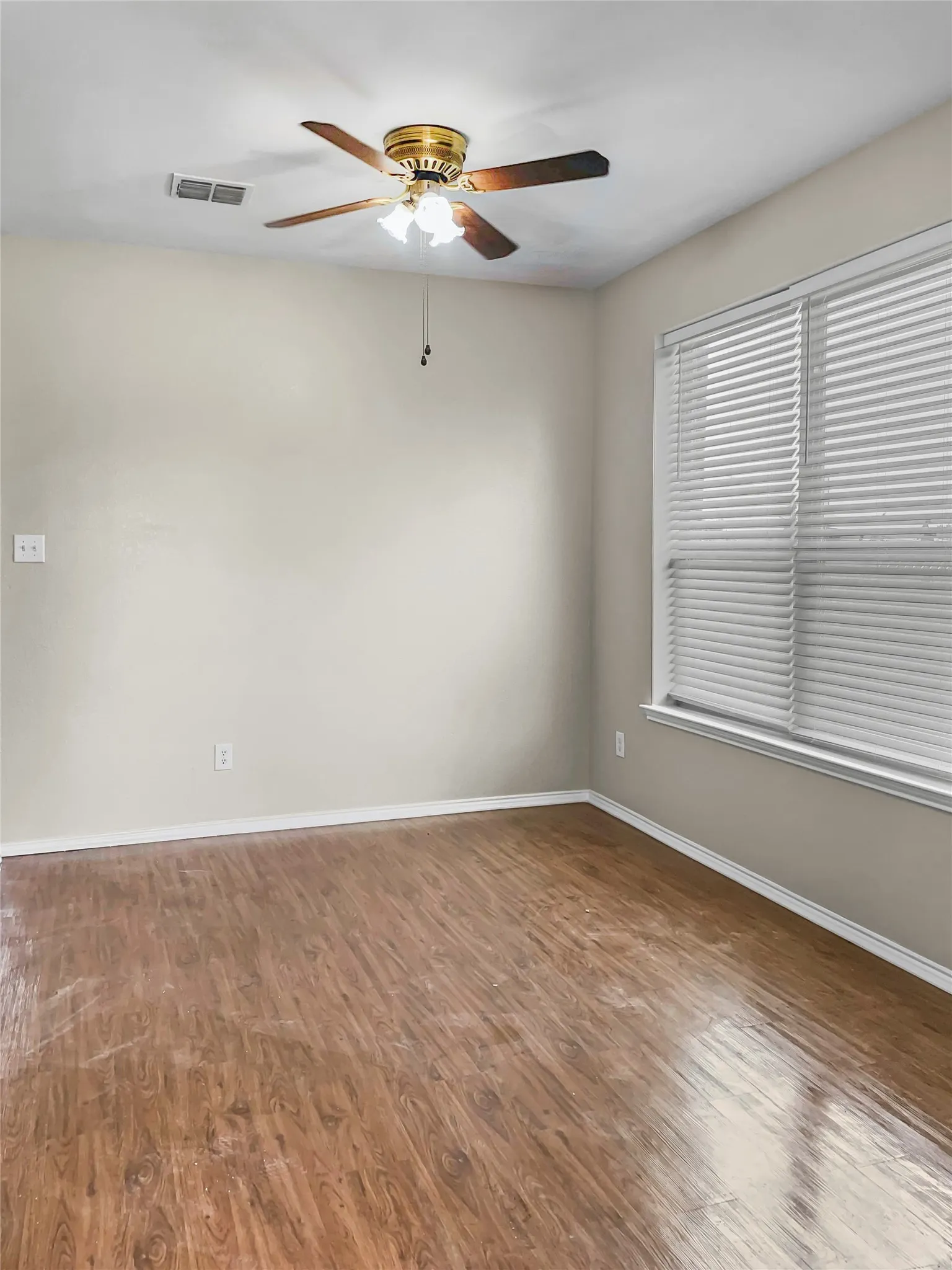 Single Family Residence For Rent in Kaufman County , 213 Long Prairie Drive, Forney, Texas 75126, 4 Bedroom, 3 Bathroom, 2 Garage spaces, 1,964 Sqft, built in 2005, Preowned, mls#21015355, Real Estate Agent in Forney, Homes For Rent in Kaufman county, Homes For Rent in Forney, Realtor in Forney Texas, Real Estate Brokerage Independent Realty Texas, Luminita Cordes Realtor