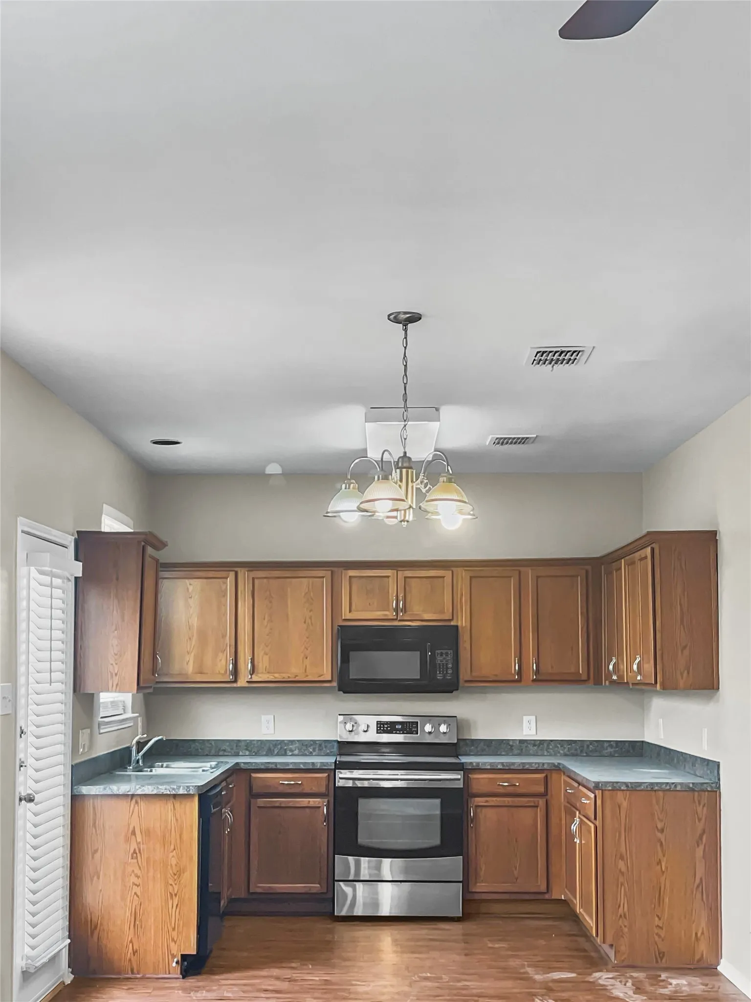 Single Family Residence For Rent in Kaufman County , 213 Long Prairie Drive, Forney, Texas 75126, 4 Bedroom, 3 Bathroom, 2 Garage spaces, 1,964 Sqft, built in 2005, Preowned, mls#21015355, Real Estate Agent in Forney, Homes For Rent in Kaufman county, Homes For Rent in Forney, Realtor in Forney Texas, Real Estate Brokerage Independent Realty Texas, Luminita Cordes Realtor