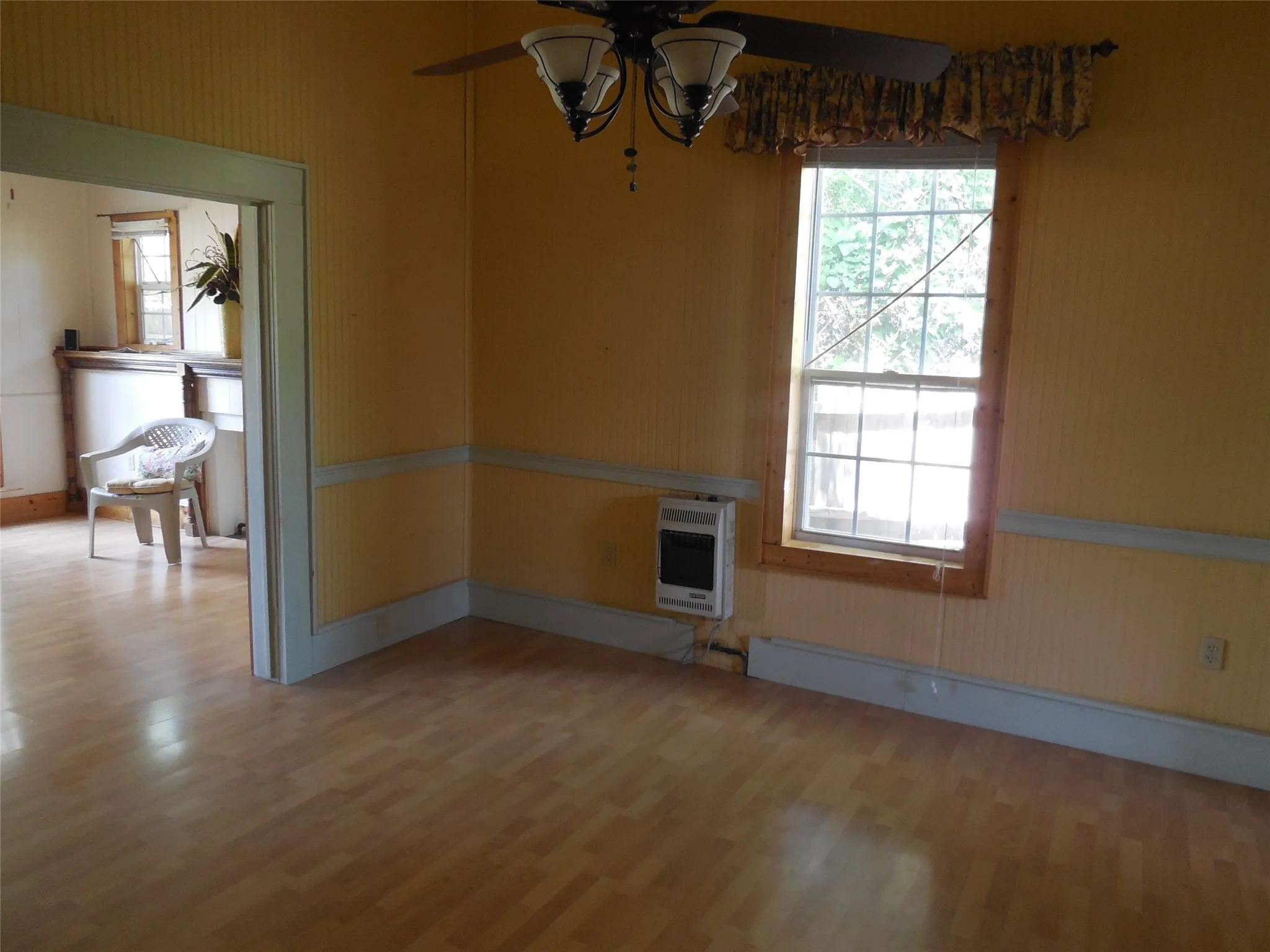 Single Family Residence For Sale in Eastland County , 316 Mesquite Street, Ranger, Texas 76470, 2 Bedroom, 1 Bathroom, Garage spaces, 1,308 Sqft, built in 1930, mls#21023440, Real Estate Agent in Ranger, Homes For Sale in Eastland county, Homes For Sale in Ranger, Realtor in Ranger Texas, Real Estate Brokerage Independent Realty Texas, Luminita Cordes Realtor