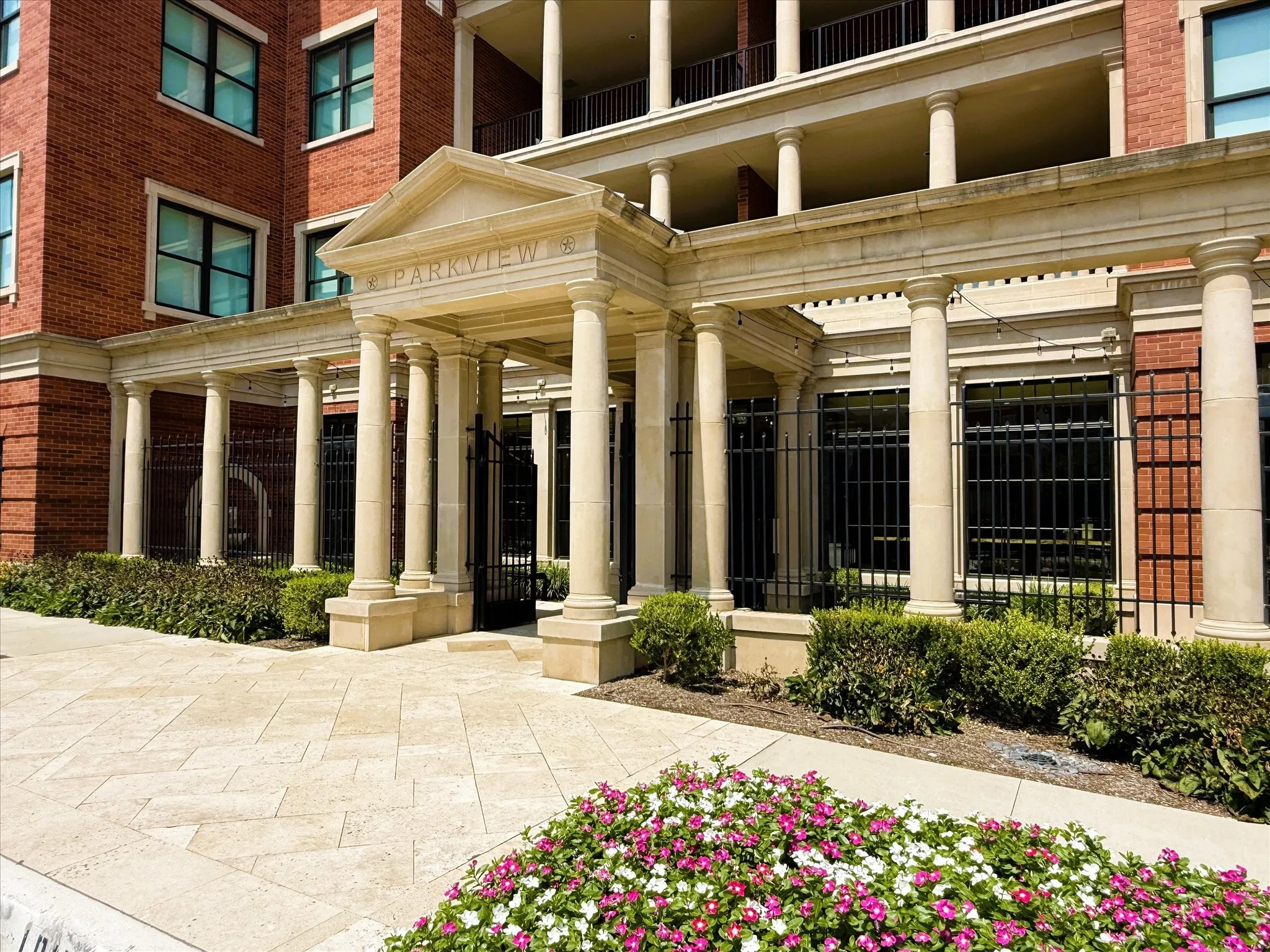 Condominium For Sale in Tarrant County , 350 Central Avenue 202, Southlake, Texas 76092, 3 Bedroom, 3 Bathroom, 2 Garage spaces, 2,566 Sqft, built in 2020, Preowned, mls#21021156, Real Estate Agent in Southlake, Homes For Sale in Tarrant county, Homes For Sale in Southlake, Realtor in Southlake Texas, Real Estate Brokerage Independent Realty Texas, Luminita Cordes Realtor