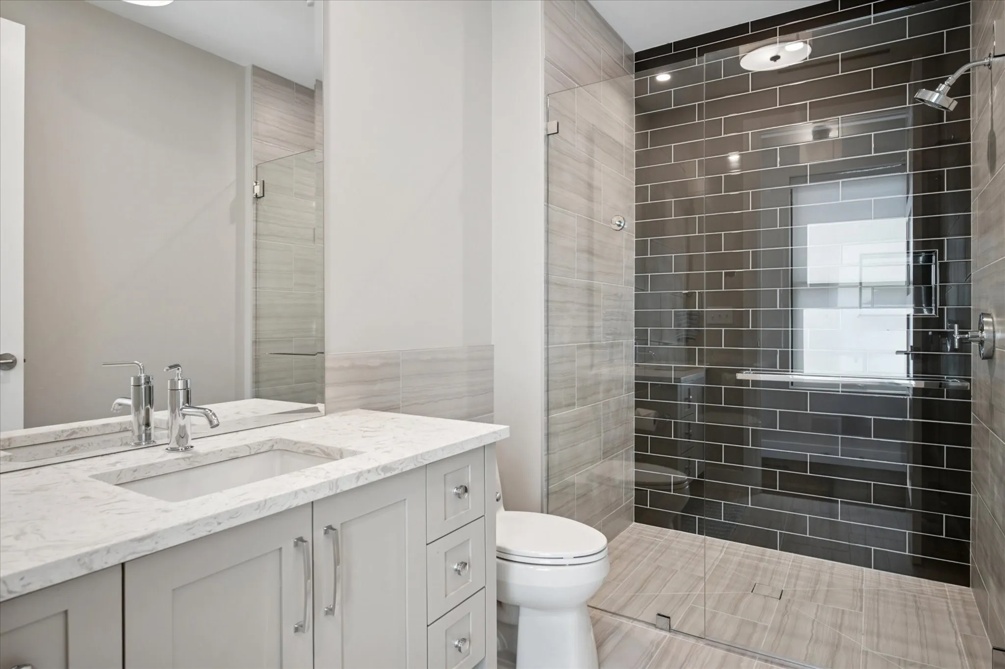 Condominium For Sale in Tarrant County , 350 Central Avenue 202, Southlake, Texas 76092, 3 Bedroom, 3 Bathroom, 2 Garage spaces, 2,566 Sqft, built in 2020, Preowned, mls#21021156, Real Estate Agent in Southlake, Homes For Sale in Tarrant county, Homes For Sale in Southlake, Realtor in Southlake Texas, Real Estate Brokerage Independent Realty Texas, Luminita Cordes Realtor