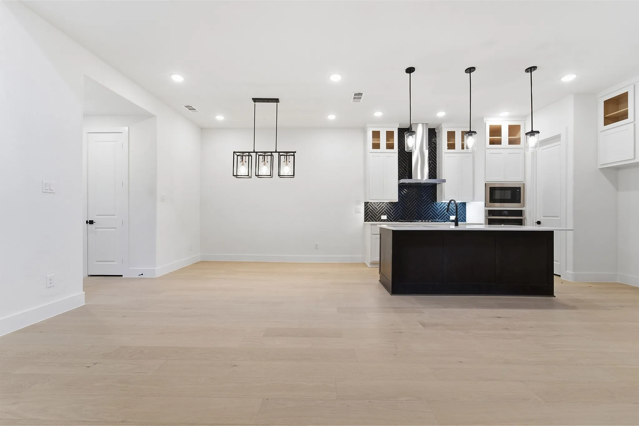 Single Family Residence For Sale in Collin County , 7317 Van Tuyl Parkway, Mc Kinney, Texas 75070, 3 Bedrooms, 4 Bathrooms, 2 Garage spaces, 2,299 Sqft, built in 2025, New Construction - Incomplete, Price $636,957, mls#21021534, Real Estate Agent in Mc Kinney, Homes For Sale in Collin county, Homes For Sale in Mc Kinney, Realtor in Mc Kinney Texas, Real Estate Brokerage Independent Realty Texas, Luminita Cordes Realtor