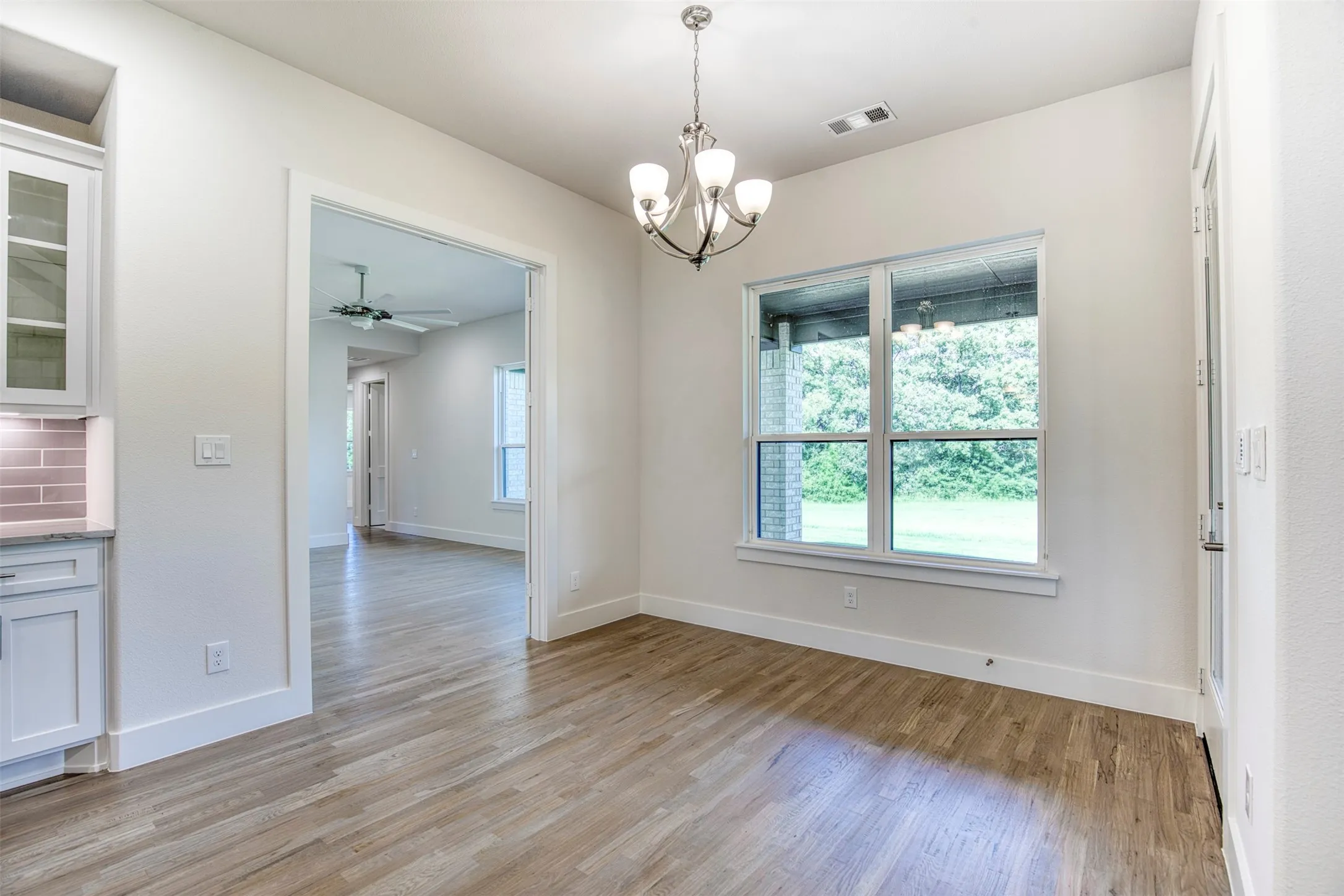 Single Family Residence For Sale in Kaufman County , 1044 Hidden Oaks Drive, Wills Point, Texas 75169, 4 Bedrooms, 4 Bathrooms, 3 Garage spaces, 3,372 Sqft, built in 2022, Price $759,000, mls#21025013, Real Estate Agent in Wills Point, Homes For Sale in Kaufman county, Homes For Sale in Wills Point, Realtor in Wills Point Texas, Real Estate Brokerage Independent Realty Texas, Luminita Cordes Realtor