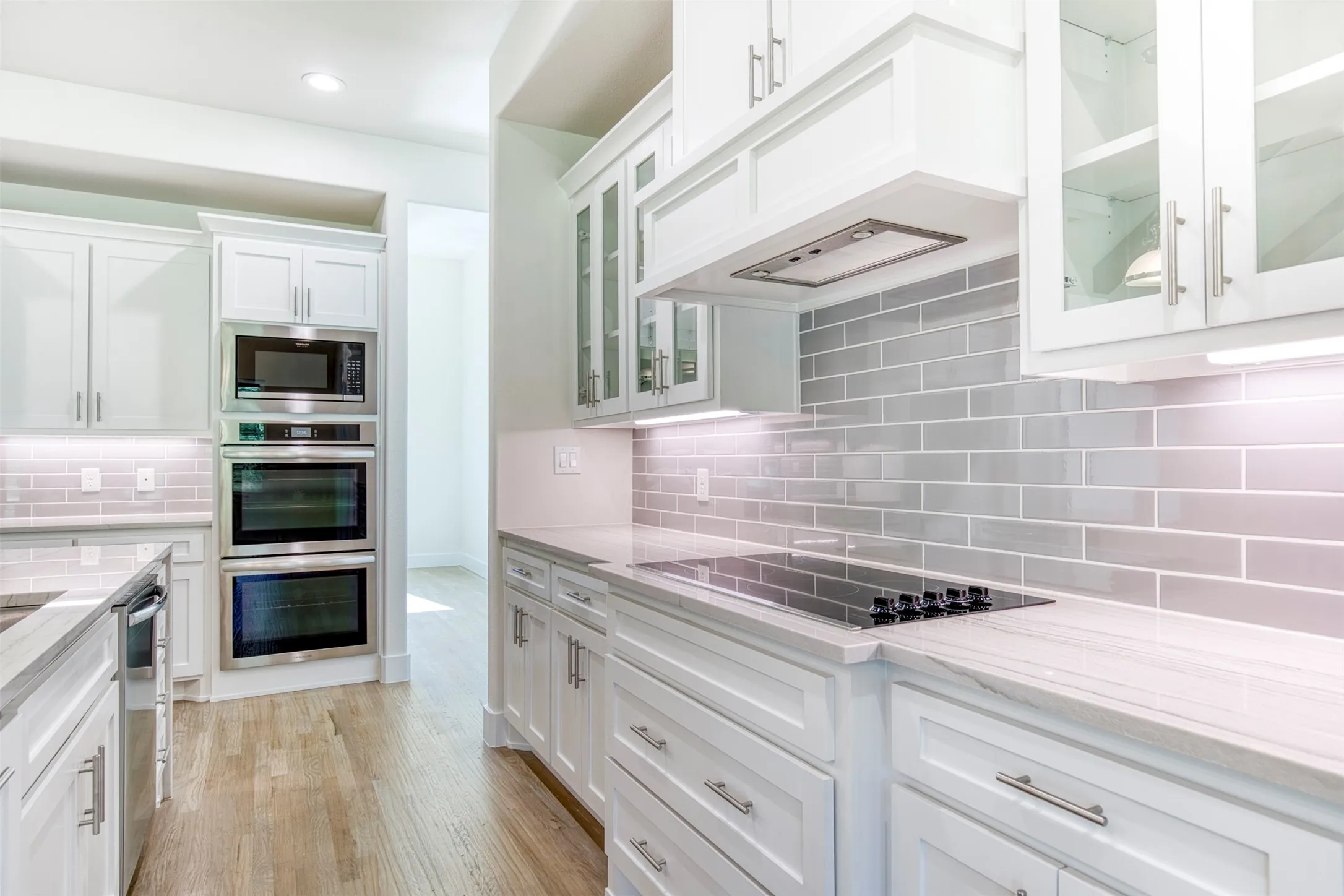 Single Family Residence For Sale in Kaufman County , 1044 Hidden Oaks Drive, Wills Point, Texas 75169, 4 Bedrooms, 4 Bathrooms, 3 Garage spaces, 3,372 Sqft, built in 2022, Price $759,000, mls#21025013, Real Estate Agent in Wills Point, Homes For Sale in Kaufman county, Homes For Sale in Wills Point, Realtor in Wills Point Texas, Real Estate Brokerage Independent Realty Texas, Luminita Cordes Realtor