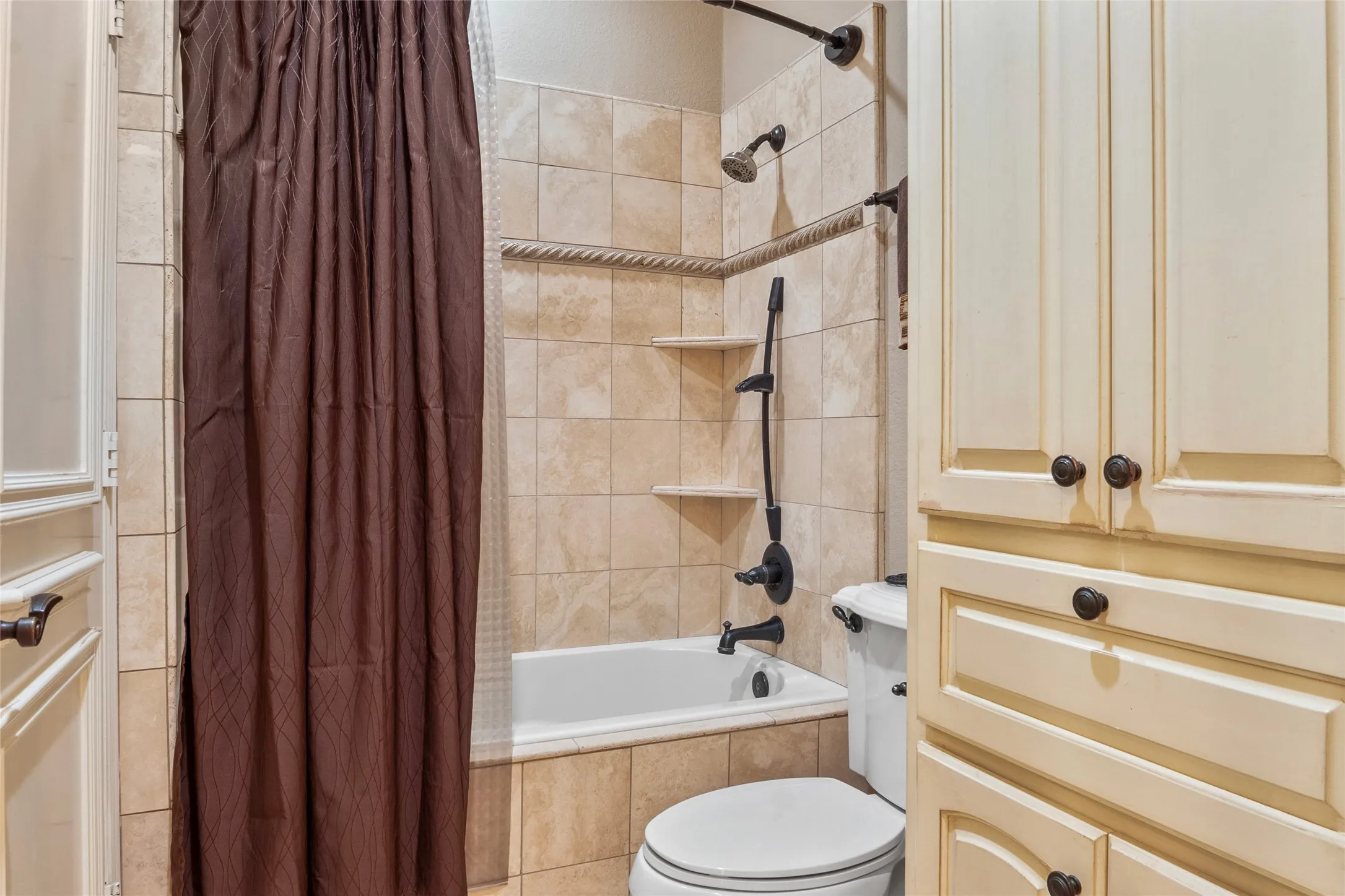 full bath upstairs