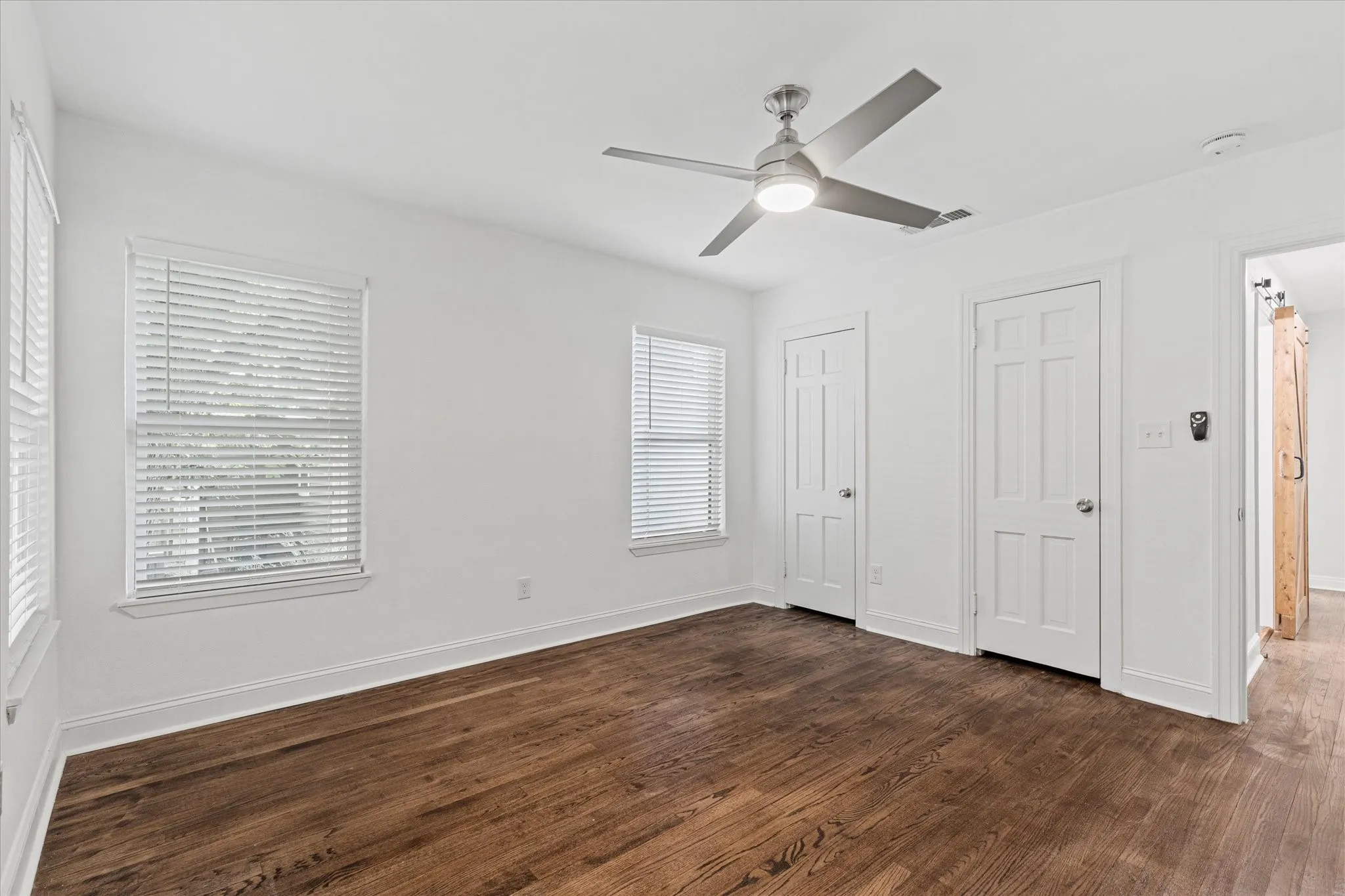 Single Family Residence For Sale in Grayson County , 311 W Scott Street, Sherman, Texas 75092, 3 Bedroom, 2 Bathroom, Garage spaces, 1,643 Sqft, built in 1945, Preowned, mls#21023336, Real Estate Agent in Sherman, Homes For Sale in Grayson county, Homes For Sale in Sherman, Realtor in Sherman Texas, Real Estate Brokerage Independent Realty Texas, Luminita Cordes Realtor