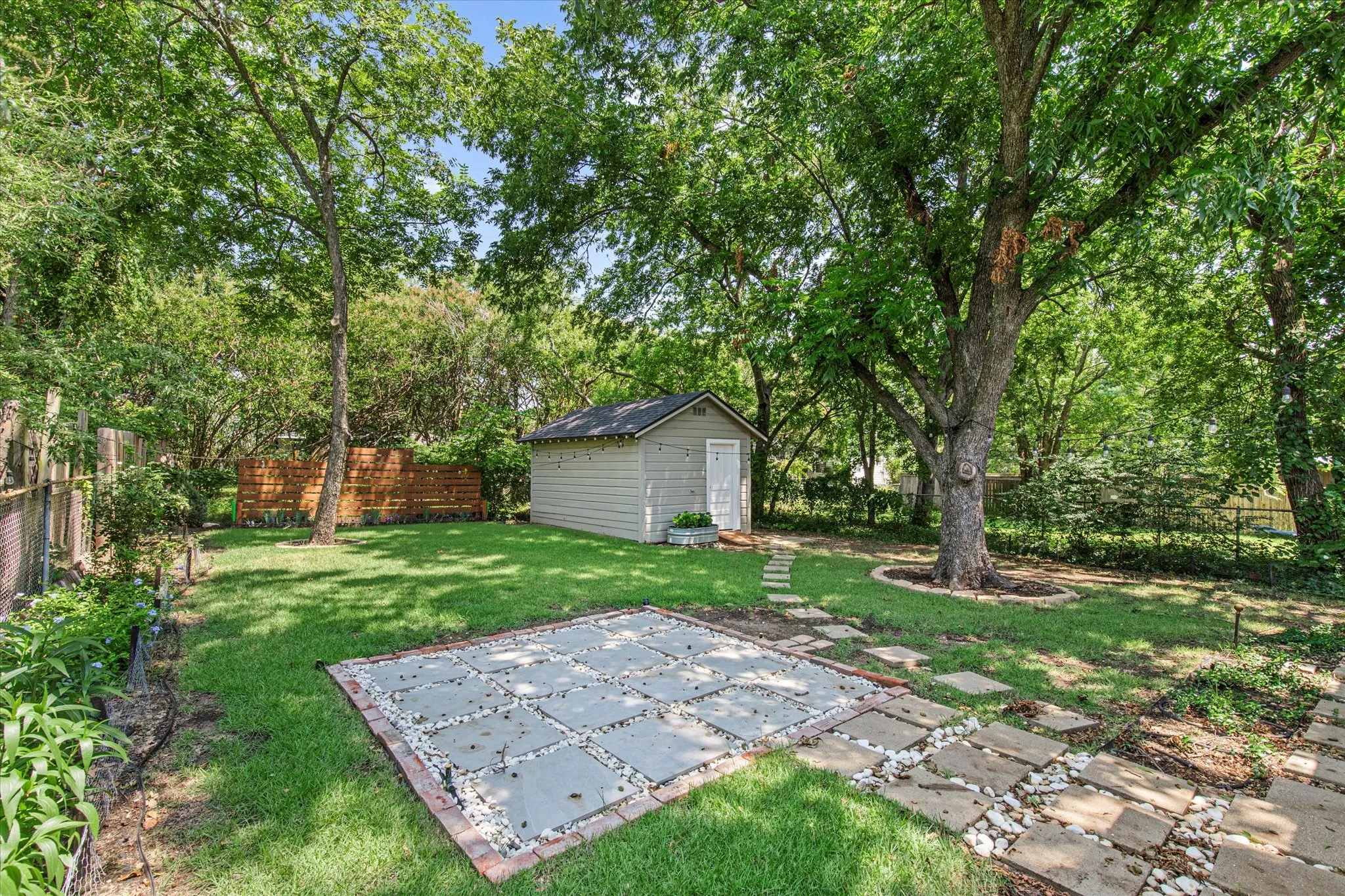 Single Family Residence For Sale in Grayson County , 311 W Scott Street, Sherman, Texas 75092, 3 Bedroom, 2 Bathroom, Garage spaces, 1,643 Sqft, built in 1945, Preowned, mls#21023336, Real Estate Agent in Sherman, Homes For Sale in Grayson county, Homes For Sale in Sherman, Realtor in Sherman Texas, Real Estate Brokerage Independent Realty Texas, Luminita Cordes Realtor