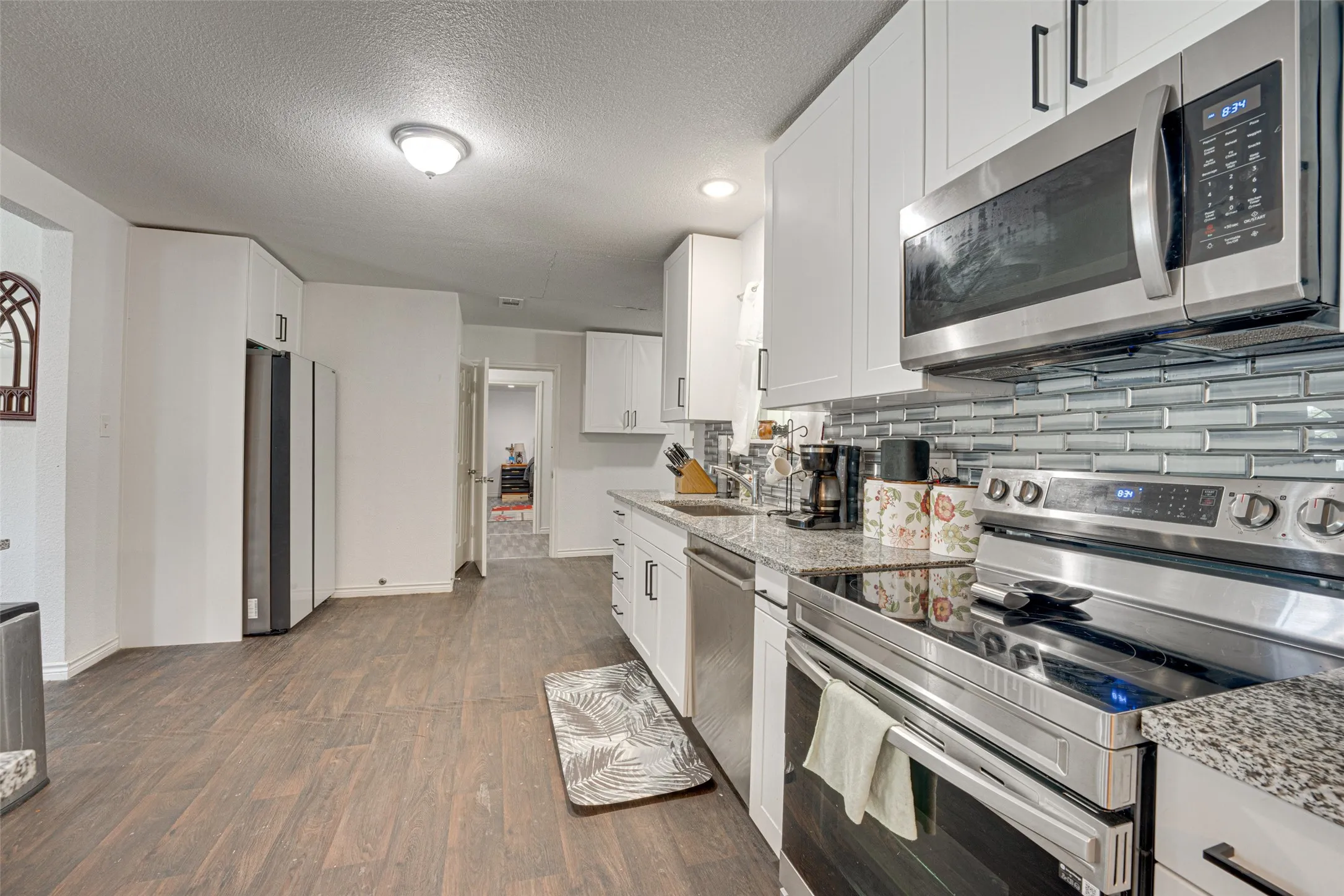 Single Family Residence For Sale in Collin County , 11381 County Road 739, Princeton, Texas 75407, 3 Bedroom, 2 Bathroom, Garage spaces, 2,120 Sqft, built in 1970, Preowned, mls#21024622, Real Estate Agent in Princeton, Homes For Sale in Collin county, Homes For Sale in Princeton, Realtor in Princeton Texas, Real Estate Brokerage Independent Realty Texas, Luminita Cordes Realtor