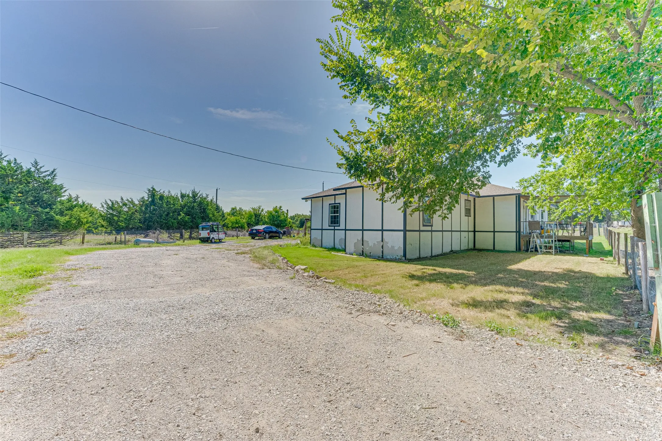 Single Family Residence For Sale in Collin County , 11381 County Road 739, Princeton, Texas 75407, 3 Bedroom, 2 Bathroom, Garage spaces, 2,120 Sqft, built in 1970, Preowned, mls#21024622, Real Estate Agent in Princeton, Homes For Sale in Collin county, Homes For Sale in Princeton, Realtor in Princeton Texas, Real Estate Brokerage Independent Realty Texas, Luminita Cordes Realtor