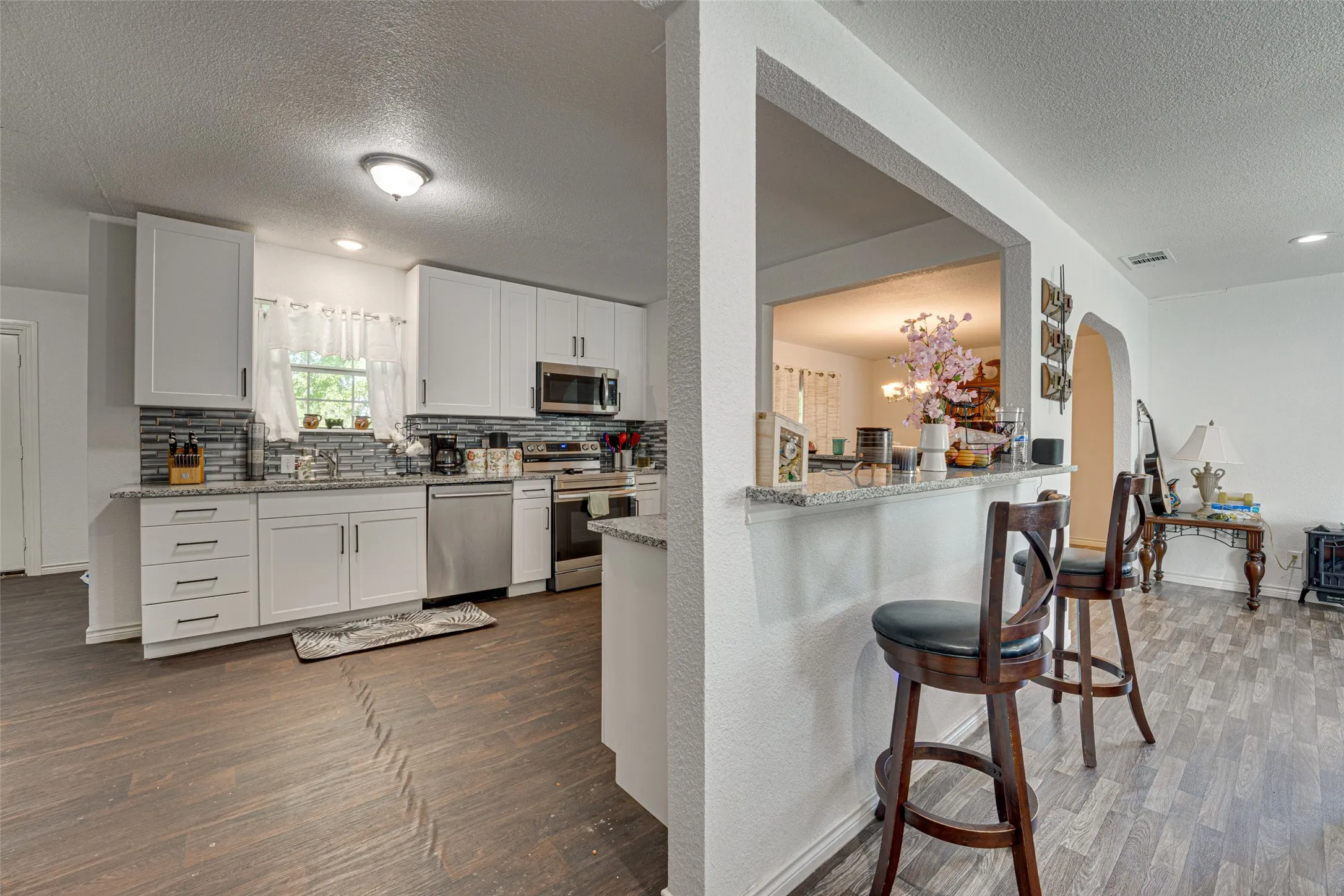 Single Family Residence For Sale in Collin County , 11381 County Road 739, Princeton, Texas 75407, 3 Bedroom, 2 Bathroom, Garage spaces, 2,120 Sqft, built in 1970, Preowned, mls#21024622, Real Estate Agent in Princeton, Homes For Sale in Collin county, Homes For Sale in Princeton, Realtor in Princeton Texas, Real Estate Brokerage Independent Realty Texas, Luminita Cordes Realtor