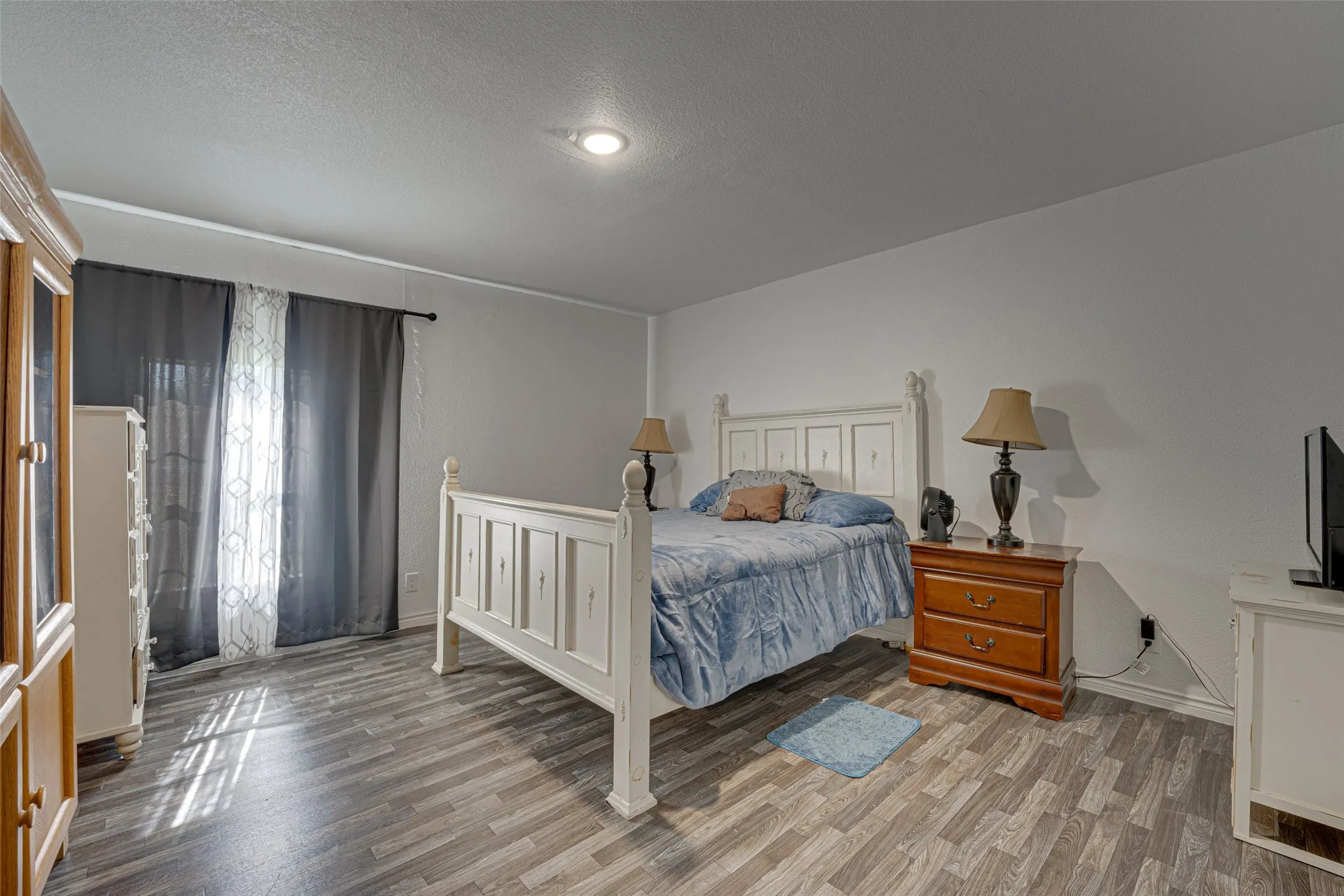 Single Family Residence For Sale in Collin County , 11381 County Road 739, Princeton, Texas 75407, 3 Bedroom, 2 Bathroom, Garage spaces, 2,120 Sqft, built in 1970, Preowned, mls#21024622, Real Estate Agent in Princeton, Homes For Sale in Collin county, Homes For Sale in Princeton, Realtor in Princeton Texas, Real Estate Brokerage Independent Realty Texas, Luminita Cordes Realtor
