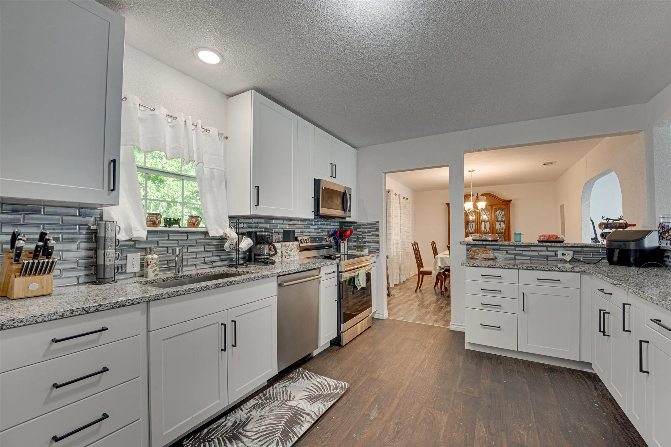Single Family Residence For Sale in Collin County , 11381 County Road 739, Princeton, Texas 75407, 3 Bedroom, 2 Bathroom, Garage spaces, 2,120 Sqft, built in 1970, Preowned, mls#21024622, Real Estate Agent in Princeton, Homes For Sale in Collin county, Homes For Sale in Princeton, Realtor in Princeton Texas, Real Estate Brokerage Independent Realty Texas, Luminita Cordes Realtor