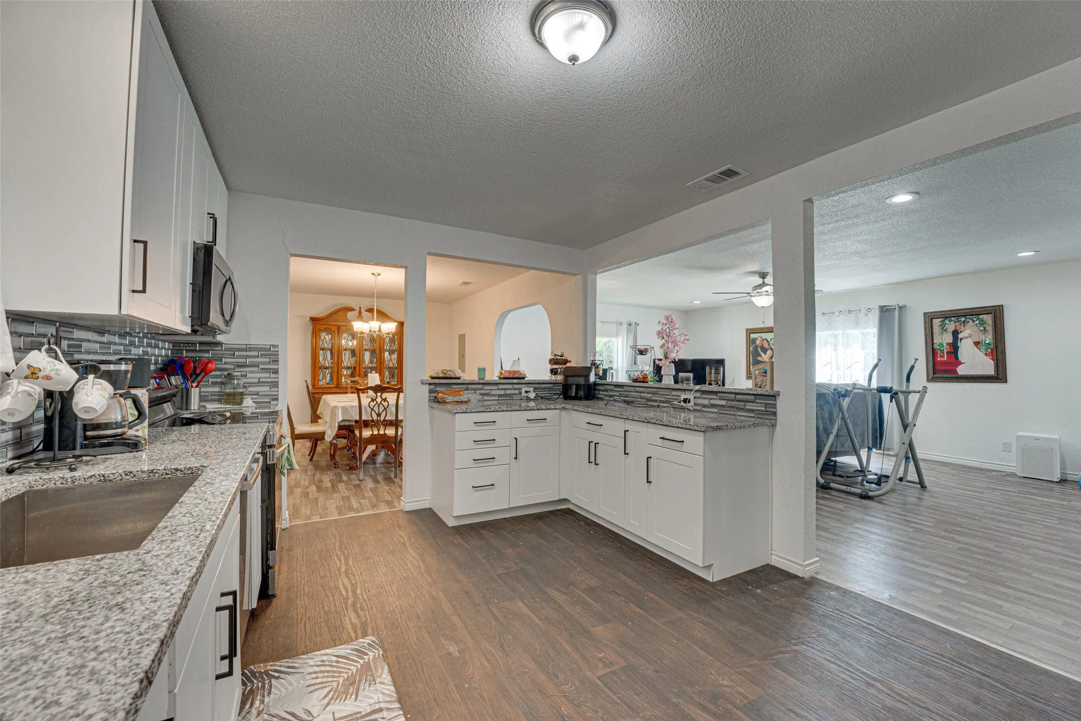 Single Family Residence For Sale in Collin County , 11381 County Road 739, Princeton, Texas 75407, 3 Bedroom, 2 Bathroom, Garage spaces, 2,120 Sqft, built in 1970, Preowned, mls#21024622, Real Estate Agent in Princeton, Homes For Sale in Collin county, Homes For Sale in Princeton, Realtor in Princeton Texas, Real Estate Brokerage Independent Realty Texas, Luminita Cordes Realtor