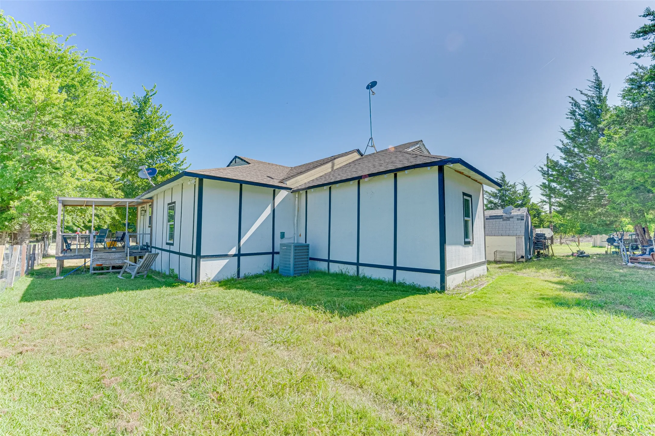 Single Family Residence For Sale in Collin County , 11381 County Road 739, Princeton, Texas 75407, 3 Bedroom, 2 Bathroom, Garage spaces, 2,120 Sqft, built in 1970, Preowned, mls#21024622, Real Estate Agent in Princeton, Homes For Sale in Collin county, Homes For Sale in Princeton, Realtor in Princeton Texas, Real Estate Brokerage Independent Realty Texas, Luminita Cordes Realtor