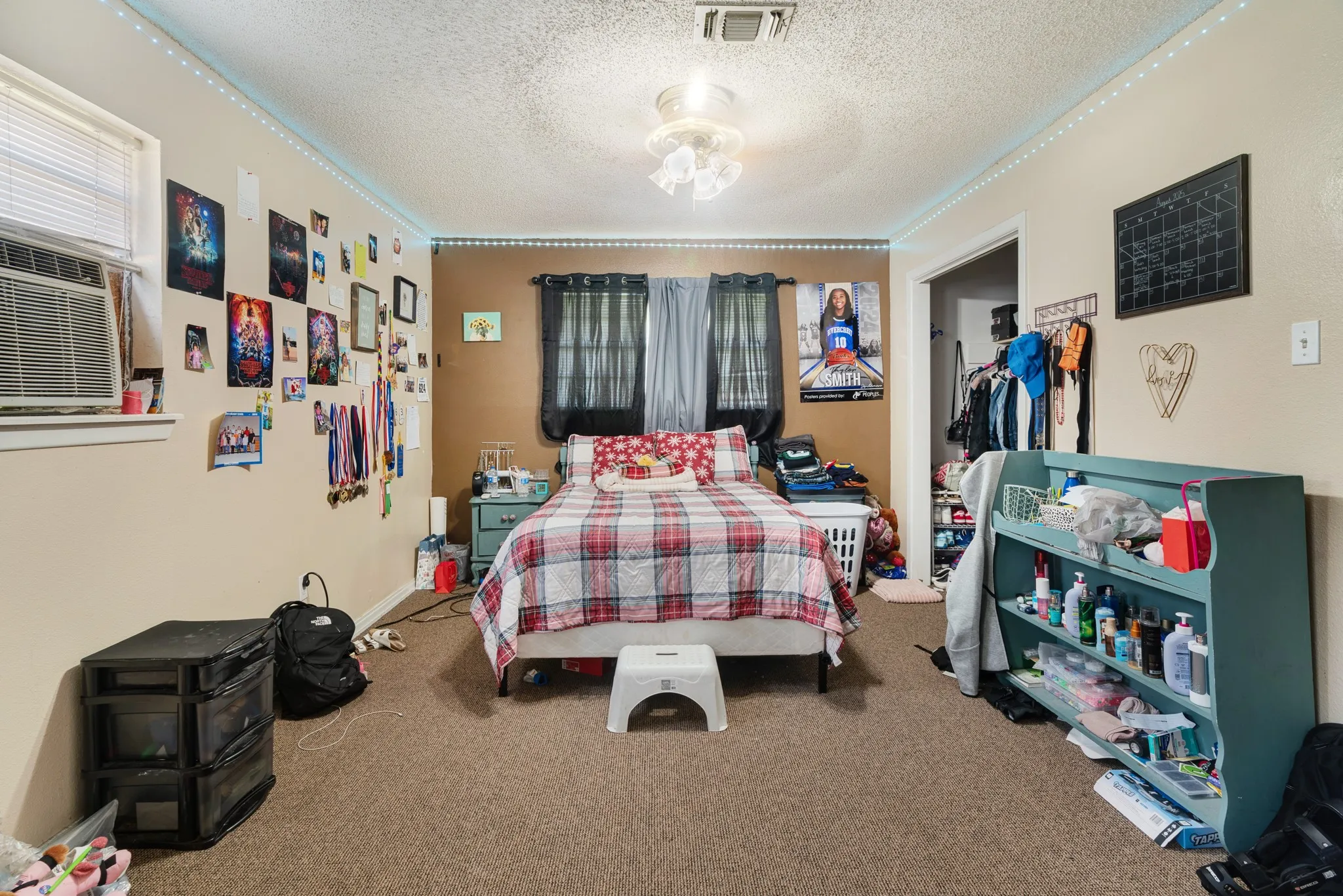 Single Family Residence For Sale in Red River (TX) County , 1705 W Taylor Street, Clarksville, Texas 75426, 3 Bedroom, 2 Bathroom, Garage spaces, 1,250 Sqft, built in 1975, mls#21025794, Real Estate Agent in Clarksville, Homes For Sale in Red River (TX) county, Homes For Sale in Clarksville, Realtor in Clarksville Texas, Real Estate Brokerage Independent Realty Texas, Luminita Cordes Realtor