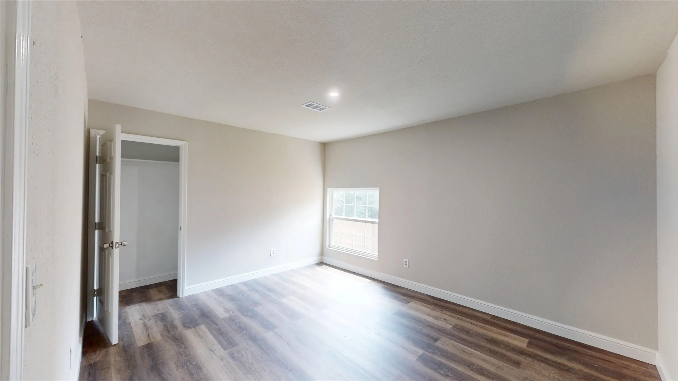 Single Family Residence For Sale in Dallas County , 4026 Myrtle Street, Dallas, Texas 75215, 3 Bedroom, 2 Bathroom, Garage spaces, 1,212 Sqft, built in 1923, Preowned, mls#21025779, Real Estate Agent in Dallas, Homes For Sale in Dallas county, Homes For Sale in Dallas, Realtor in Dallas Texas, Real Estate Brokerage Independent Realty Texas, Luminita Cordes Realtor