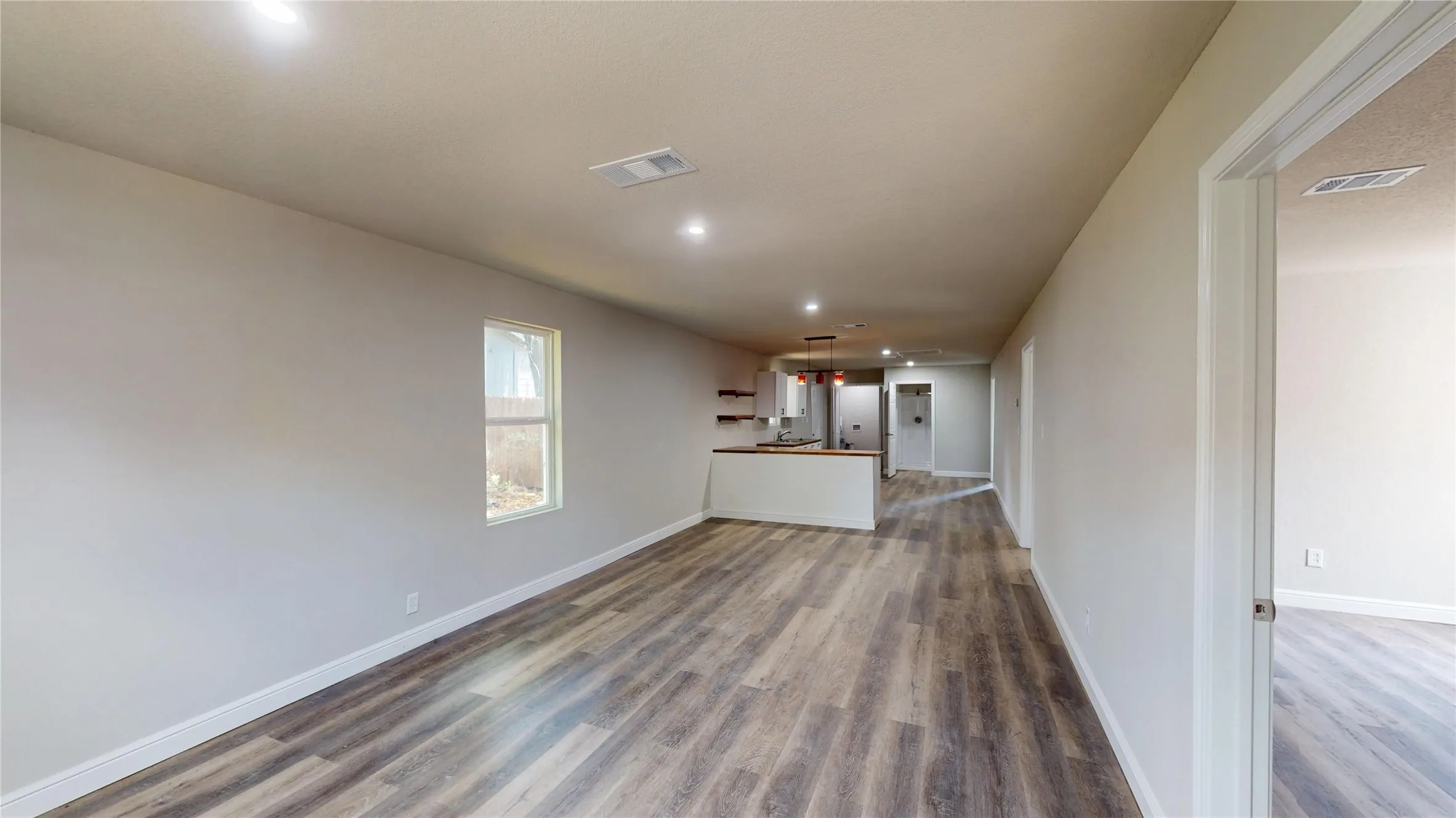 Single Family Residence For Sale in Dallas County , 4026 Myrtle Street, Dallas, Texas 75215, 3 Bedroom, 2 Bathroom, Garage spaces, 1,212 Sqft, built in 1923, Preowned, mls#21025779, Real Estate Agent in Dallas, Homes For Sale in Dallas county, Homes For Sale in Dallas, Realtor in Dallas Texas, Real Estate Brokerage Independent Realty Texas, Luminita Cordes Realtor