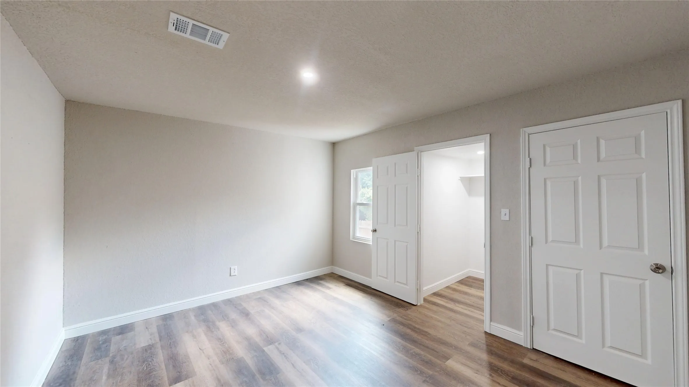 Single Family Residence For Sale in Dallas County , 4026 Myrtle Street, Dallas, Texas 75215, 3 Bedroom, 2 Bathroom, Garage spaces, 1,212 Sqft, built in 1923, Preowned, mls#21025779, Real Estate Agent in Dallas, Homes For Sale in Dallas county, Homes For Sale in Dallas, Realtor in Dallas Texas, Real Estate Brokerage Independent Realty Texas, Luminita Cordes Realtor