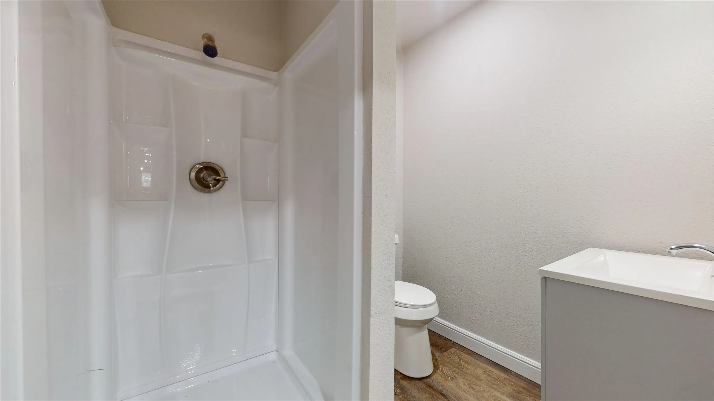 Single Family Residence For Sale in Dallas County , 4026 Myrtle Street, Dallas, Texas 75215, 3 Bedroom, 2 Bathroom, Garage spaces, 1,212 Sqft, built in 1923, Preowned, mls#21025779, Real Estate Agent in Dallas, Homes For Sale in Dallas county, Homes For Sale in Dallas, Realtor in Dallas Texas, Real Estate Brokerage Independent Realty Texas, Luminita Cordes Realtor