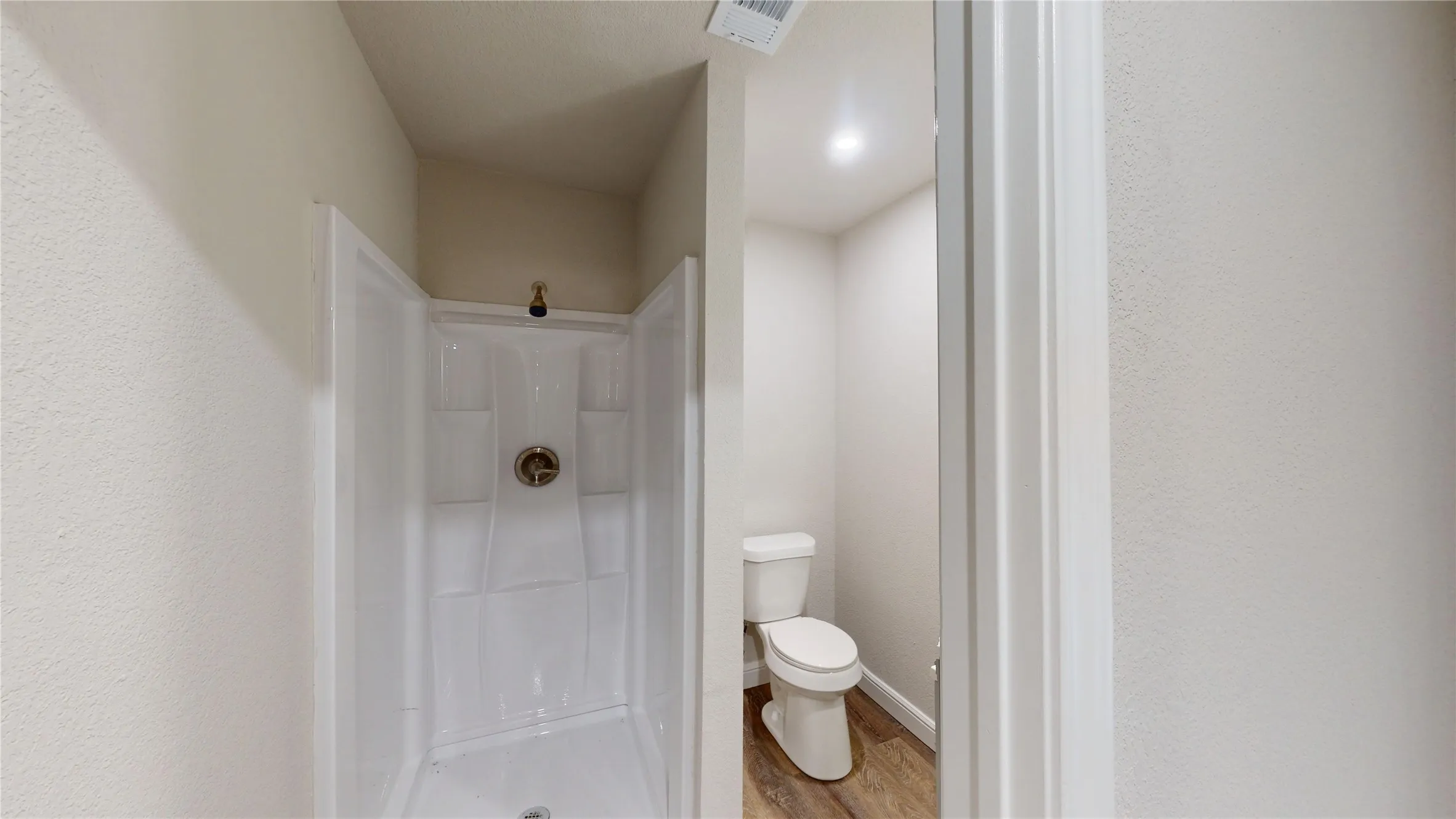 Single Family Residence For Sale in Dallas County , 4026 Myrtle Street, Dallas, Texas 75215, 3 Bedroom, 2 Bathroom, Garage spaces, 1,212 Sqft, built in 1923, Preowned, mls#21025779, Real Estate Agent in Dallas, Homes For Sale in Dallas county, Homes For Sale in Dallas, Realtor in Dallas Texas, Real Estate Brokerage Independent Realty Texas, Luminita Cordes Realtor