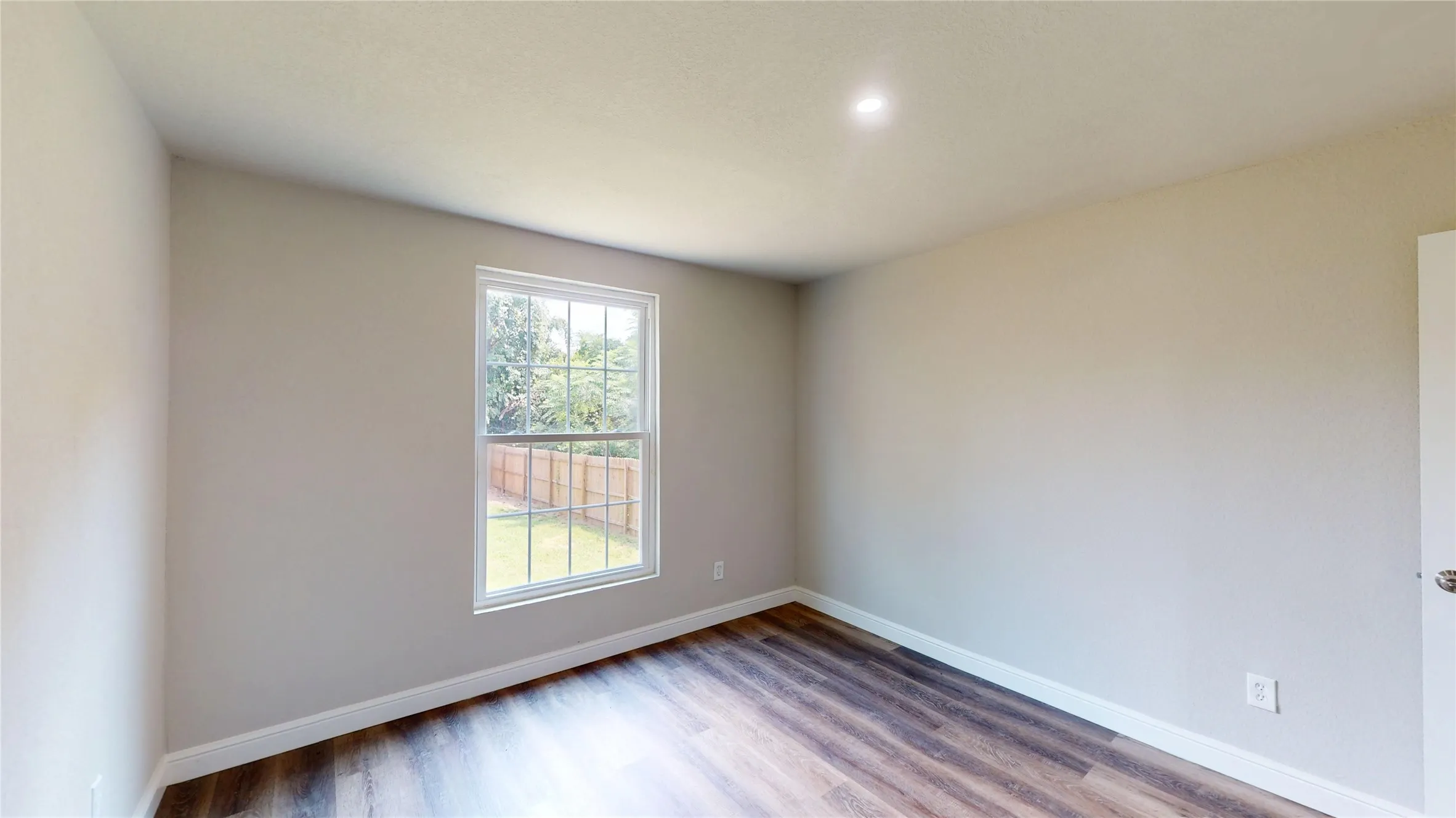 Single Family Residence For Sale in Dallas County , 4026 Myrtle Street, Dallas, Texas 75215, 3 Bedroom, 2 Bathroom, Garage spaces, 1,212 Sqft, built in 1923, Preowned, mls#21025779, Real Estate Agent in Dallas, Homes For Sale in Dallas county, Homes For Sale in Dallas, Realtor in Dallas Texas, Real Estate Brokerage Independent Realty Texas, Luminita Cordes Realtor