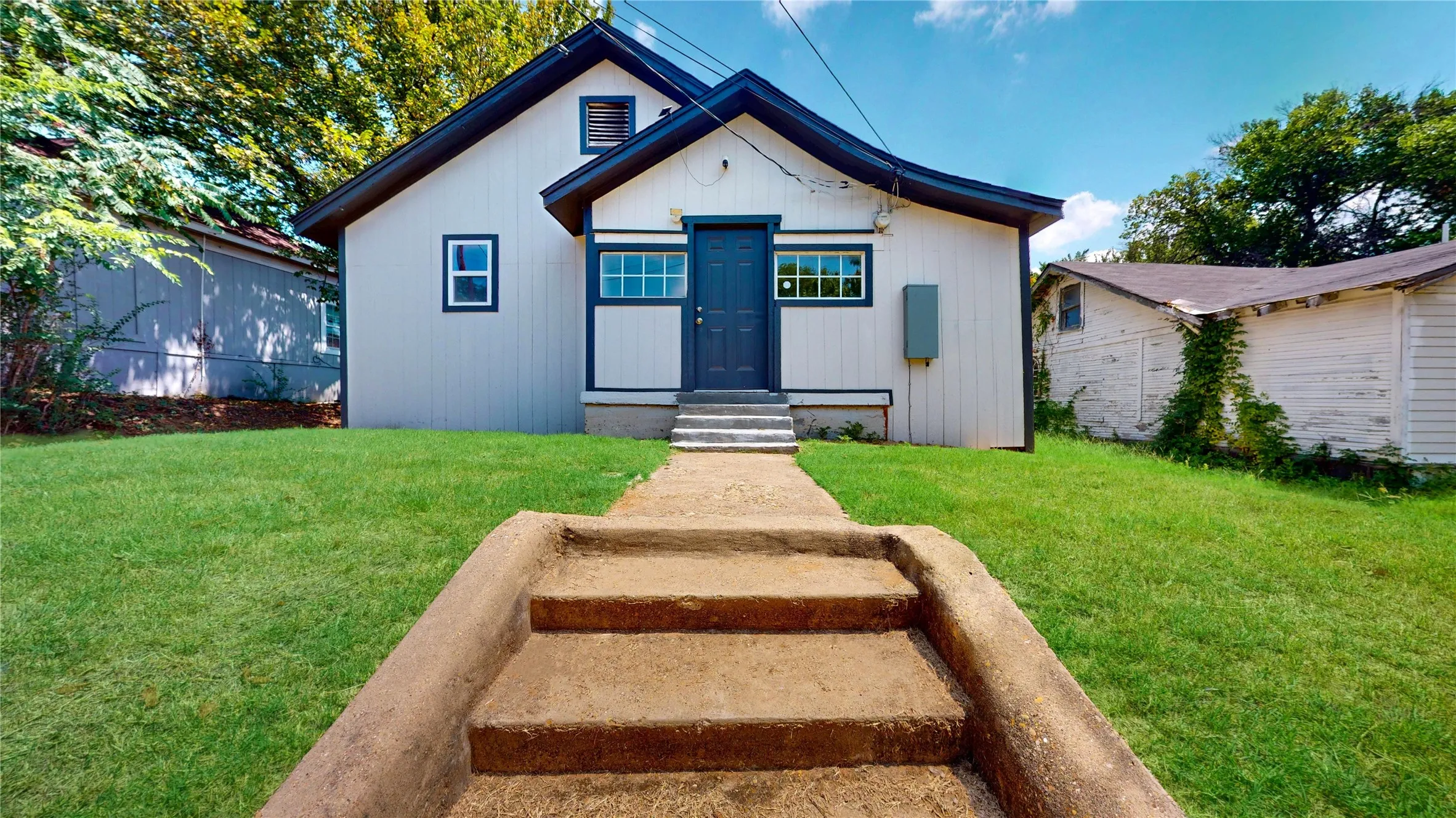 Single Family Residence For Sale in Dallas County , 4026 Myrtle Street, Dallas, Texas 75215, 3 Bedroom, 2 Bathroom, Garage spaces, 1,212 Sqft, built in 1923, Preowned, mls#21025779, Real Estate Agent in Dallas, Homes For Sale in Dallas county, Homes For Sale in Dallas, Realtor in Dallas Texas, Real Estate Brokerage Independent Realty Texas, Luminita Cordes Realtor