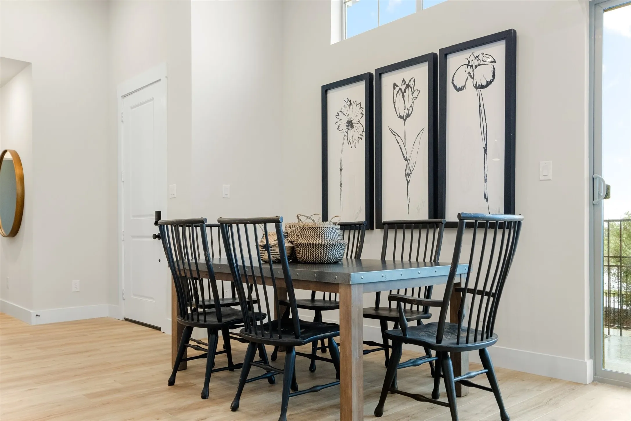 REPRESENTATIVE-011-500OakridgeDrive_3041_Istanbul_EatInKitchen.jpg-SMALL