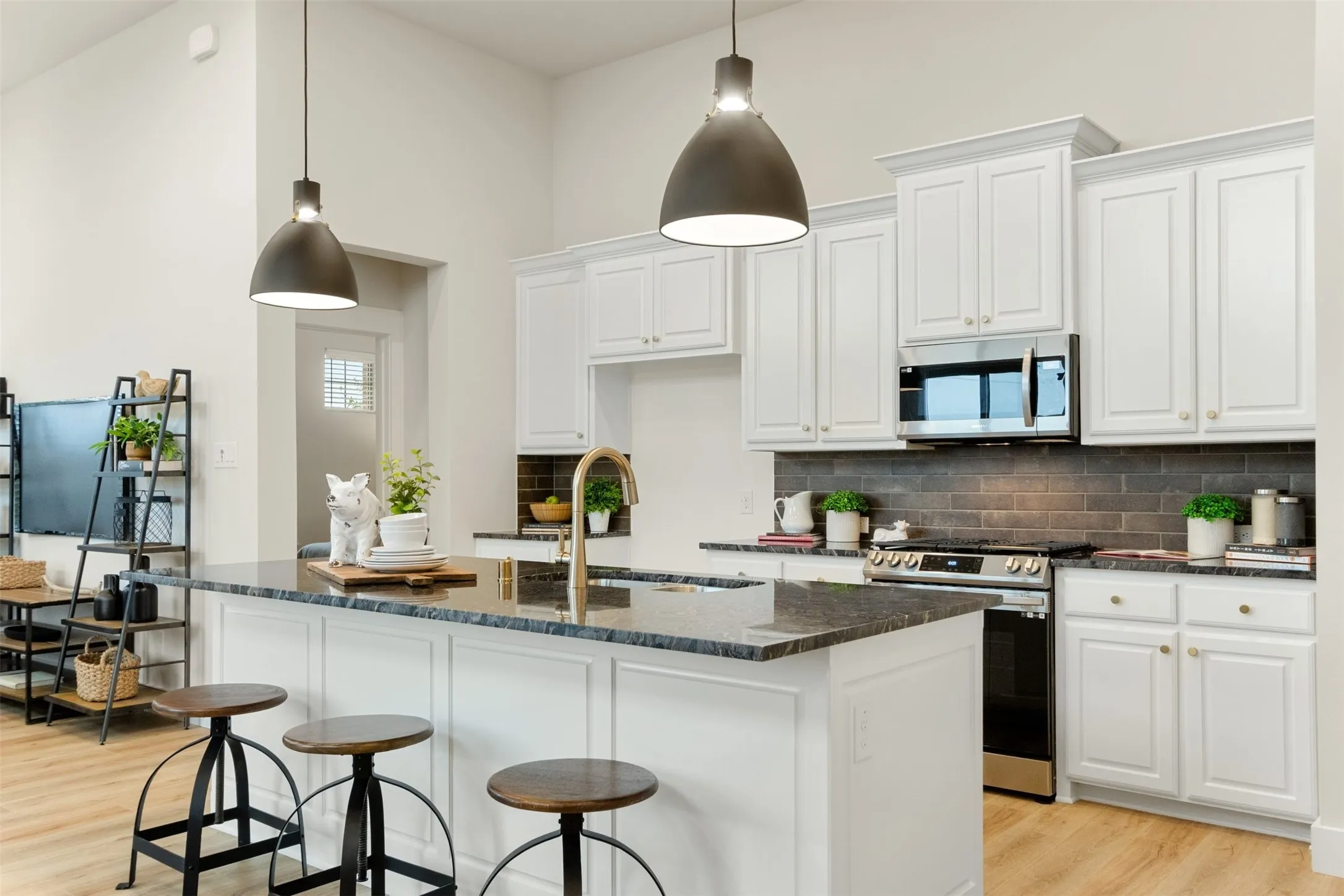 REPRESENTATIVE-007-500OakridgeDrive_3041_Istanbul_Kitchen.jpg-SMALL
