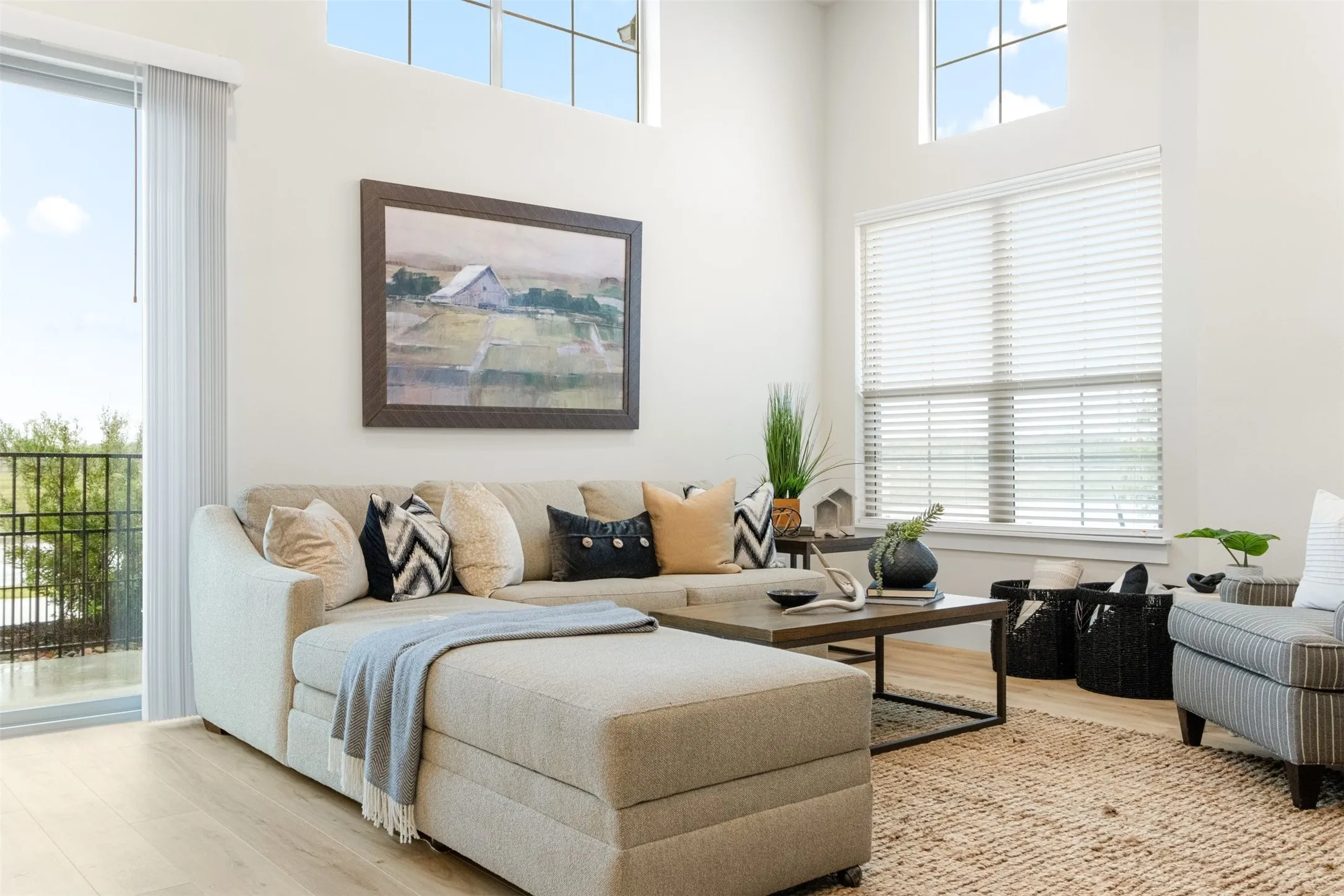 REPRESENTATIVE-003-500OakridgeDrive_3041_Istanbul_Living.jpg-SMALL