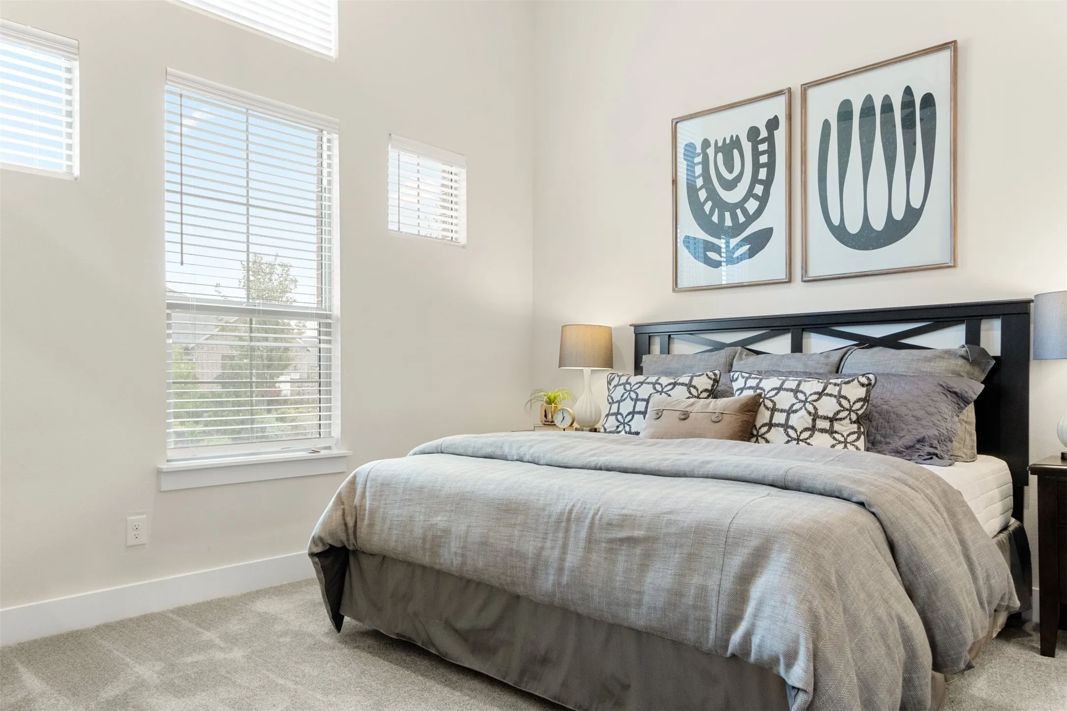 REPRESENTATIVE-014-500OakridgeDrive_3041_Istanbul_PrimaryBedroom.jpg-SMALL