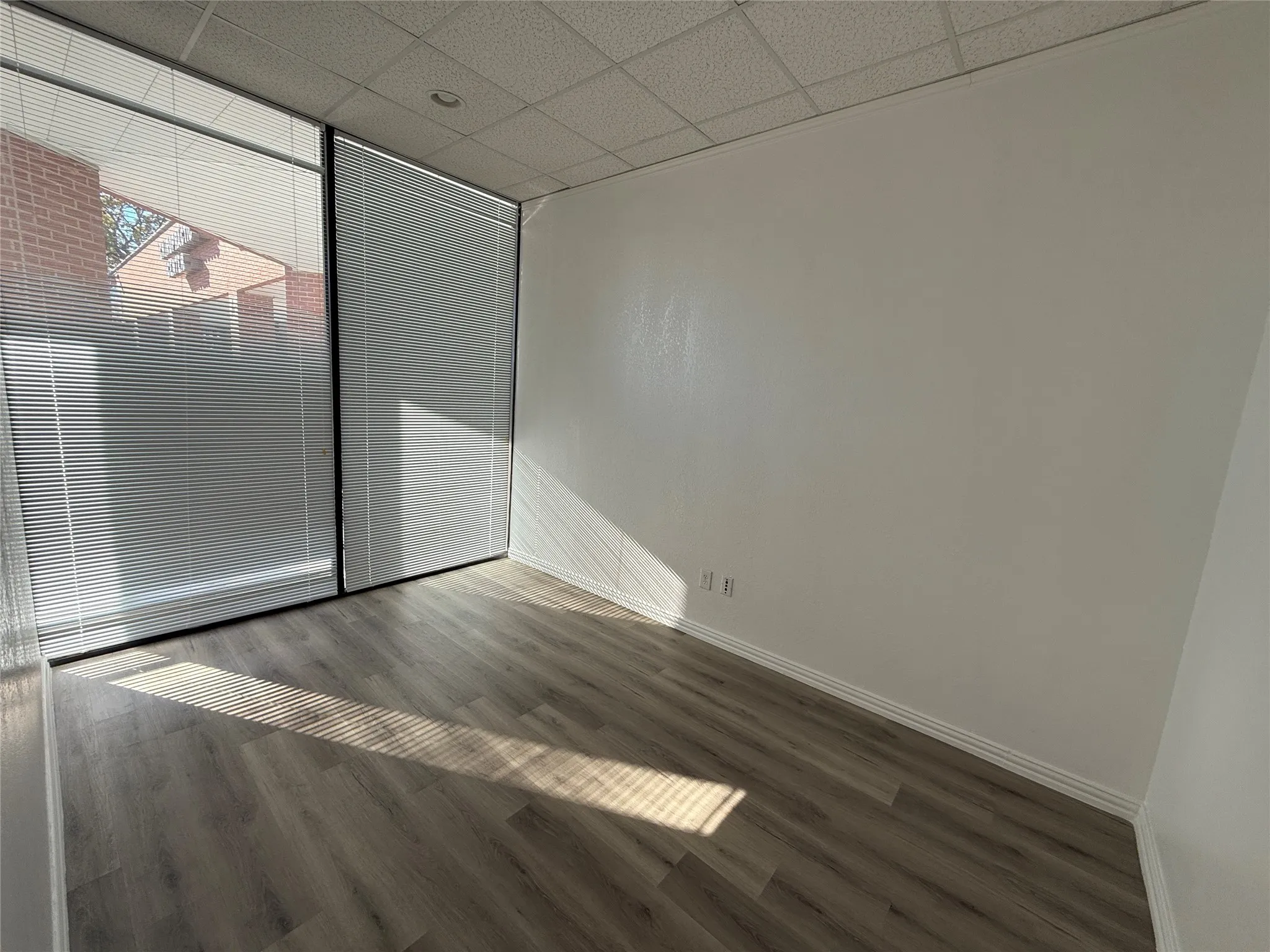 Office For Rent in Hood County , 3000 E US Highway 377 Highway 3014, Granbury, Texas 76049, 0, 0, Garage spaces, 0 Sqft, built in 1997, Preowned, mls#21022174, Real Estate Agent in Granbury, Homes For Rent in Hood county, Homes For Rent in Granbury, Realtor in Granbury Texas, Real Estate Brokerage Independent Realty Texas, Luminita Cordes Realtor