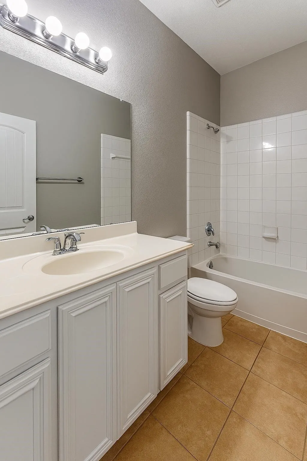 Single Family Residence For Sale in Collin County , 117 Indian Creek, Anna, Texas 75409, 3 Bedroom, 2 Bathroom, 2 Garage spaces, 1,260 Sqft, built in 2011, Preowned, mls#21026177, Real Estate Agent in Anna, Homes For Sale in Collin county, Homes For Sale in Anna, Realtor in Anna Texas, Real Estate Brokerage Independent Realty Texas, Luminita Cordes Realtor