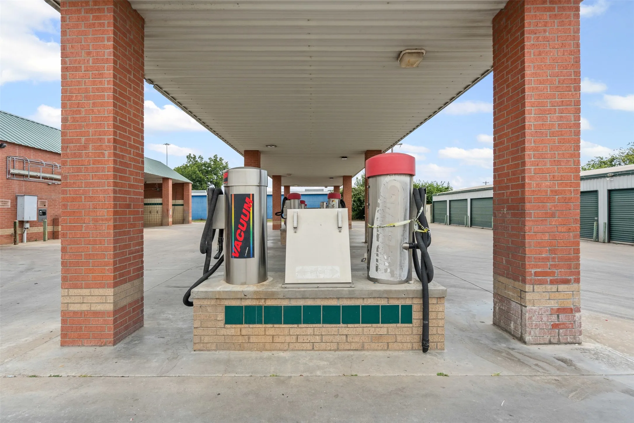 Business For Sale in Hood County , 1433 N Plaza Drive, Granbury, Texas 76048, 0, 0, Garage spaces, 0 Sqft, built in 1999, Preowned, mls#21014174, Real Estate Agent in Granbury, Homes For Sale in Hood county, Homes For Sale in Granbury, Realtor in Granbury Texas, Real Estate Brokerage Independent Realty Texas, Luminita Cordes Realtor